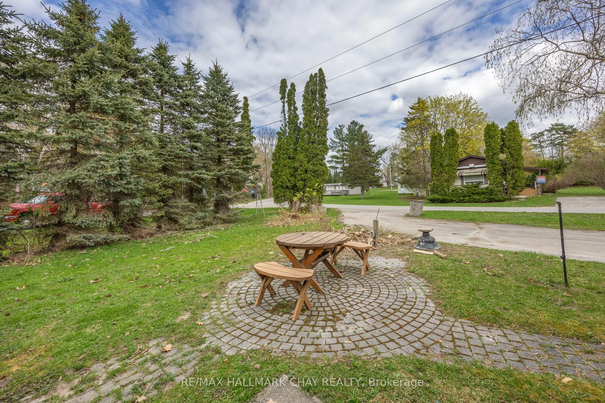 4 Lakeshore Road