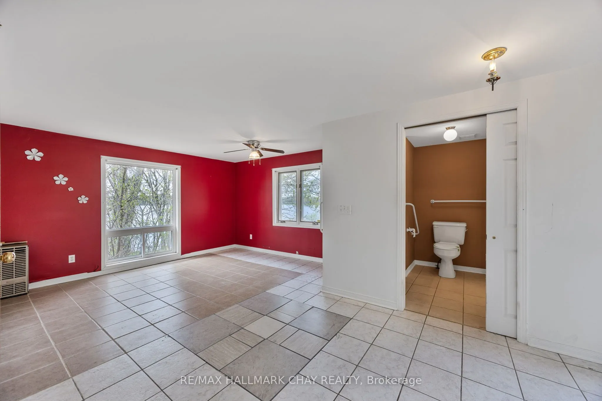 4 Lakeshore Road