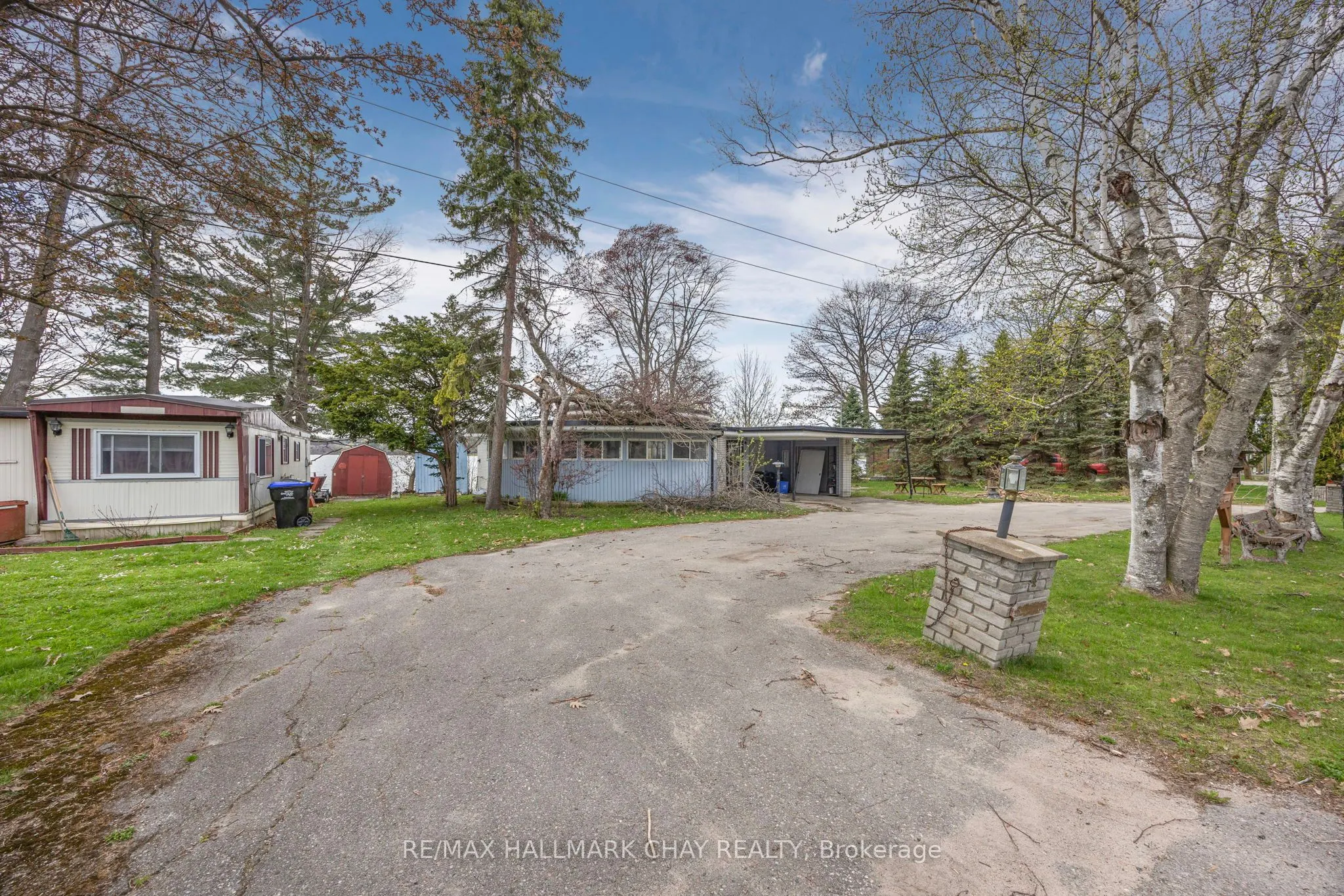 4 Lakeshore Road