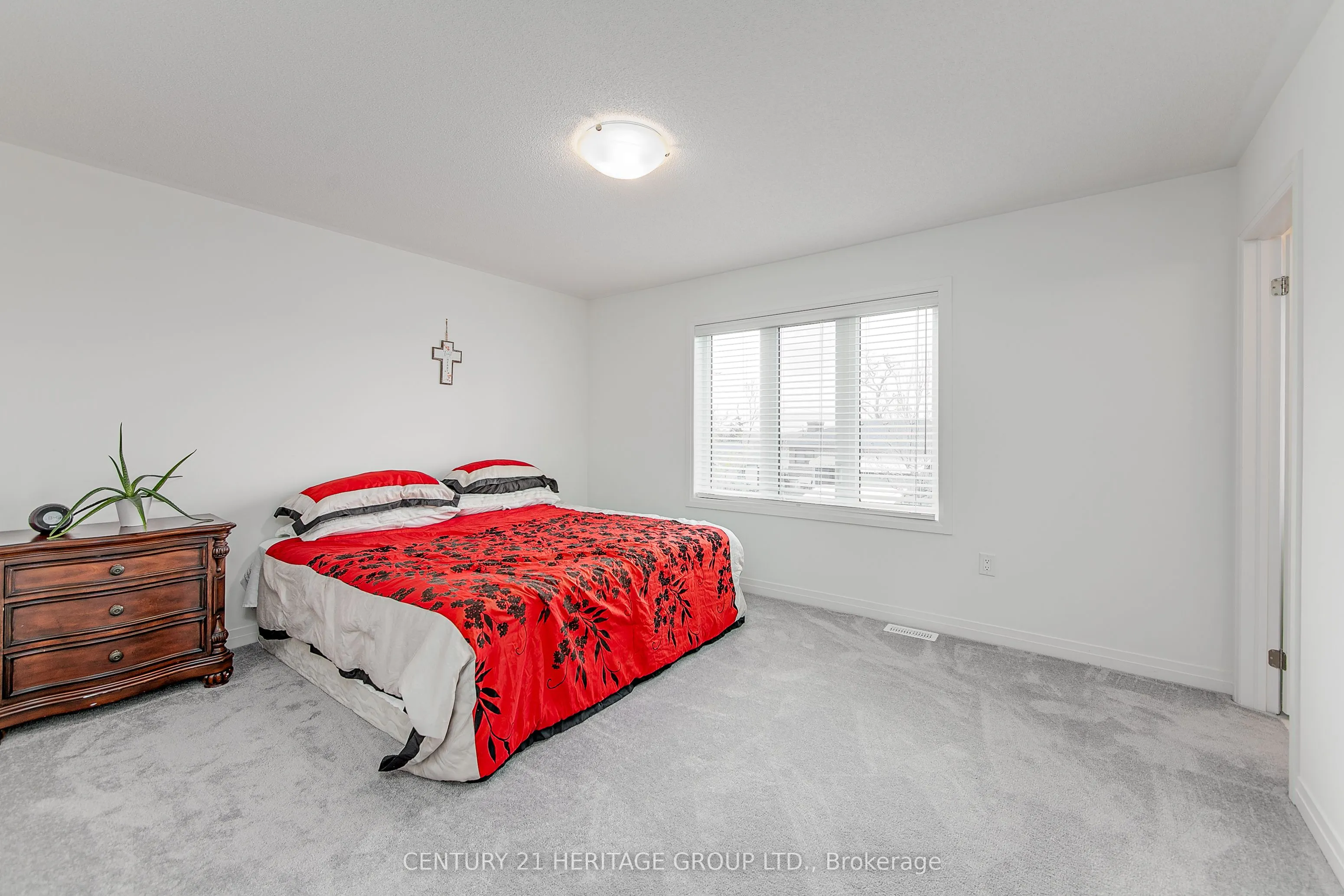 69 Kirkwood Way
