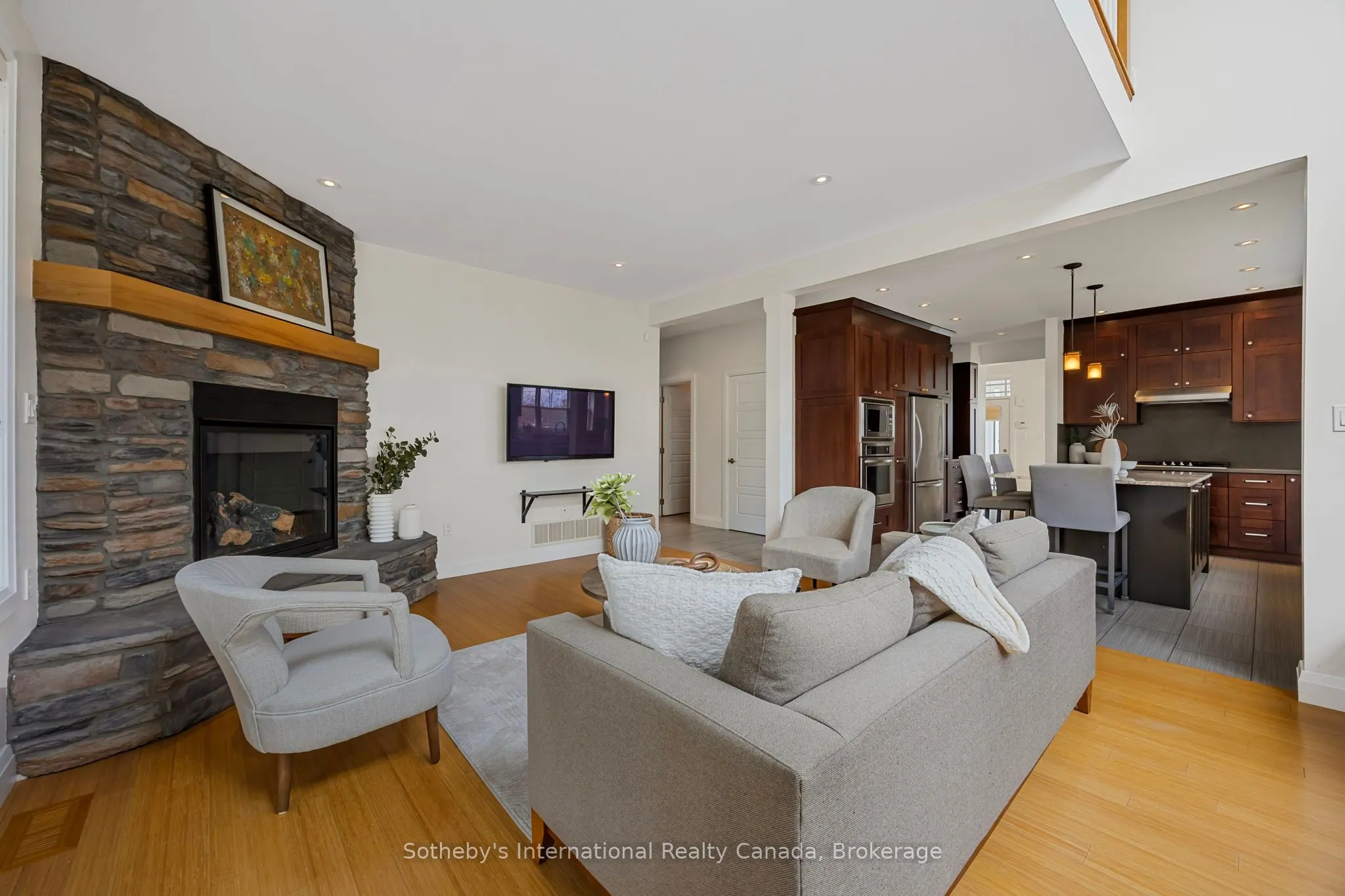 2 Swan Lane