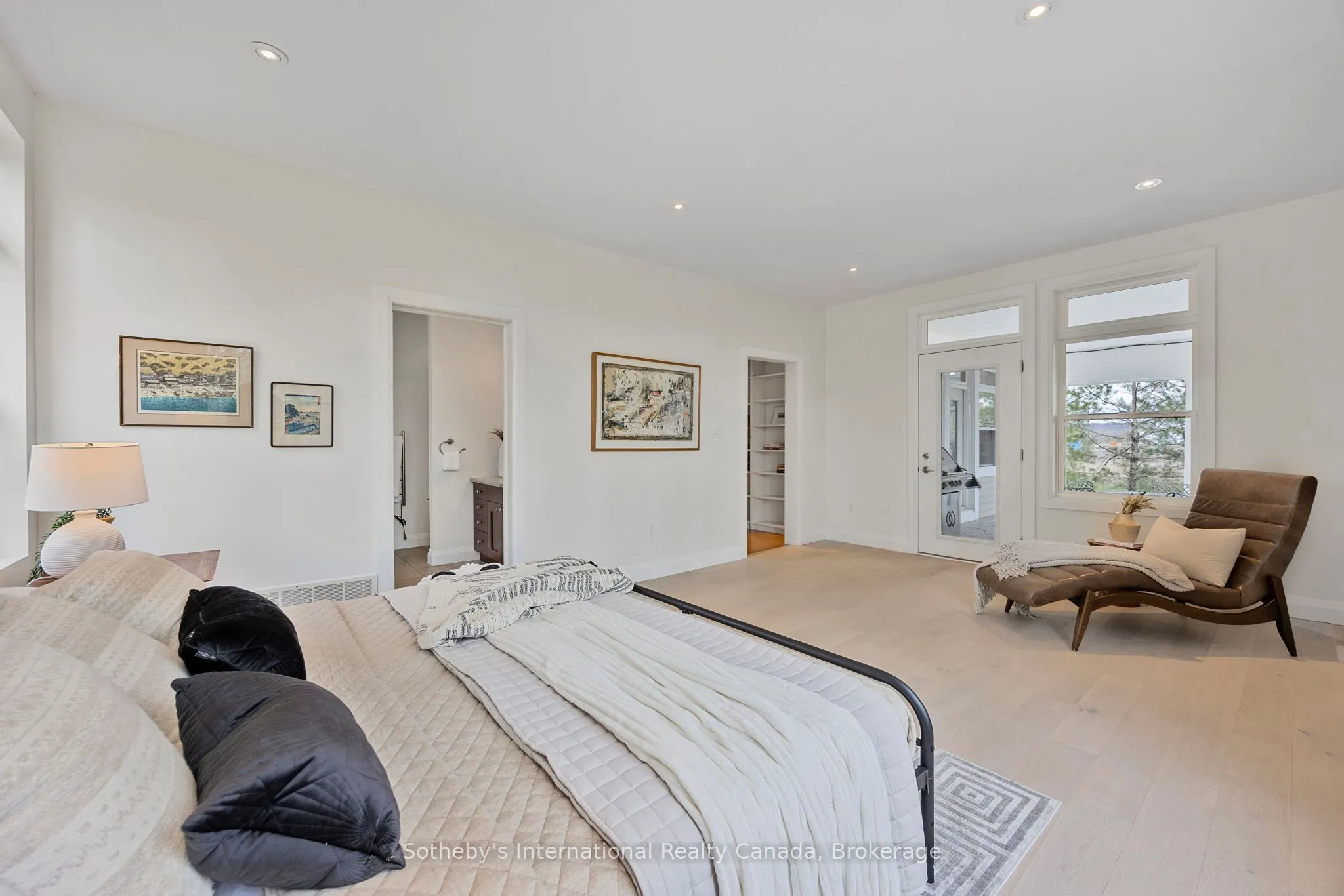 2 Swan Lane