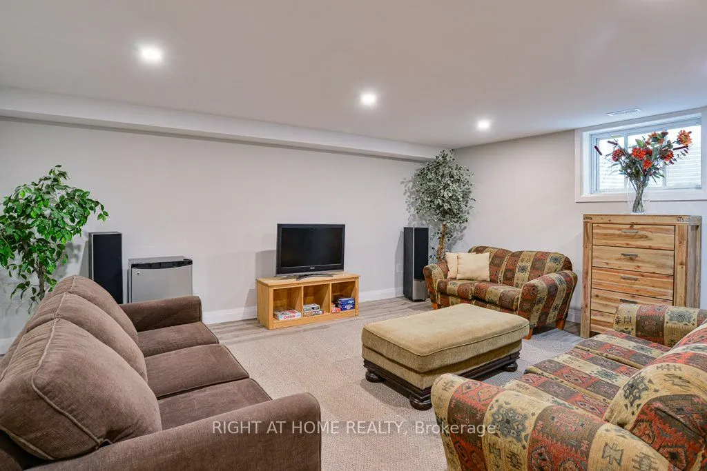 45 Rosy Beach Court E