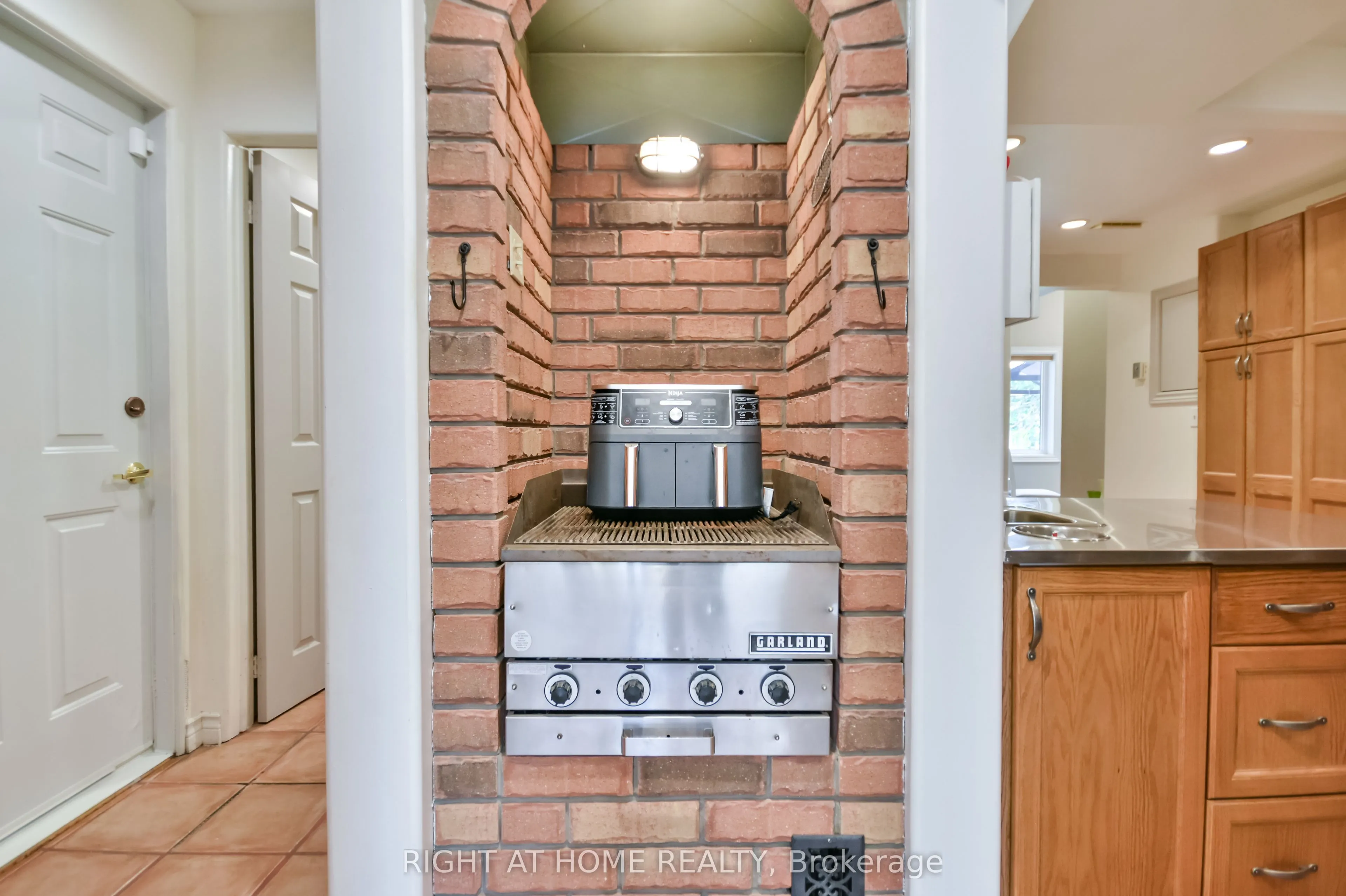 287 Edgehill Drive