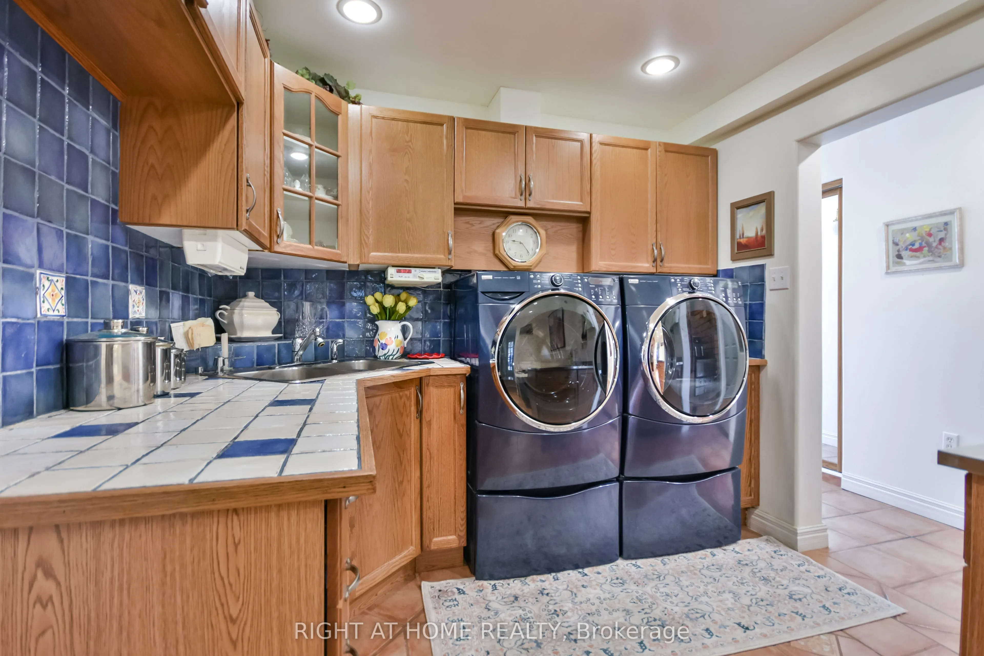 287 Edgehill Drive