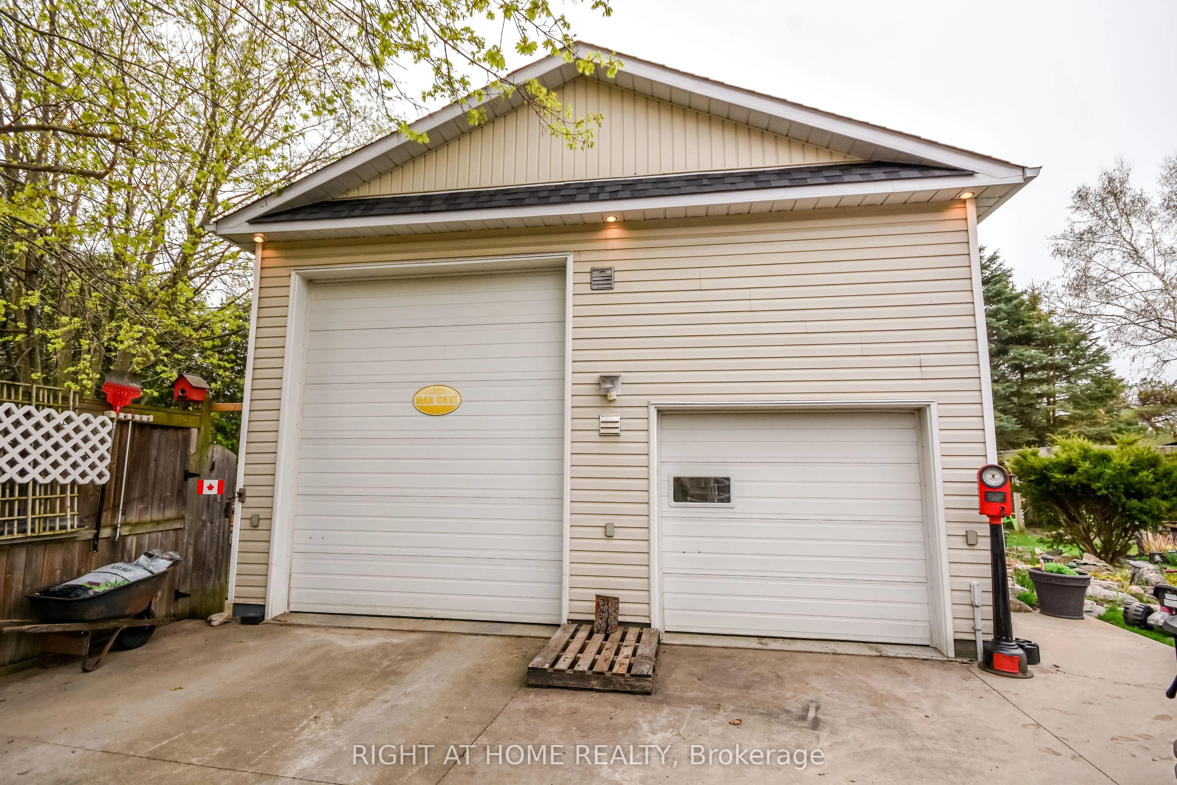 287 Edgehill Drive