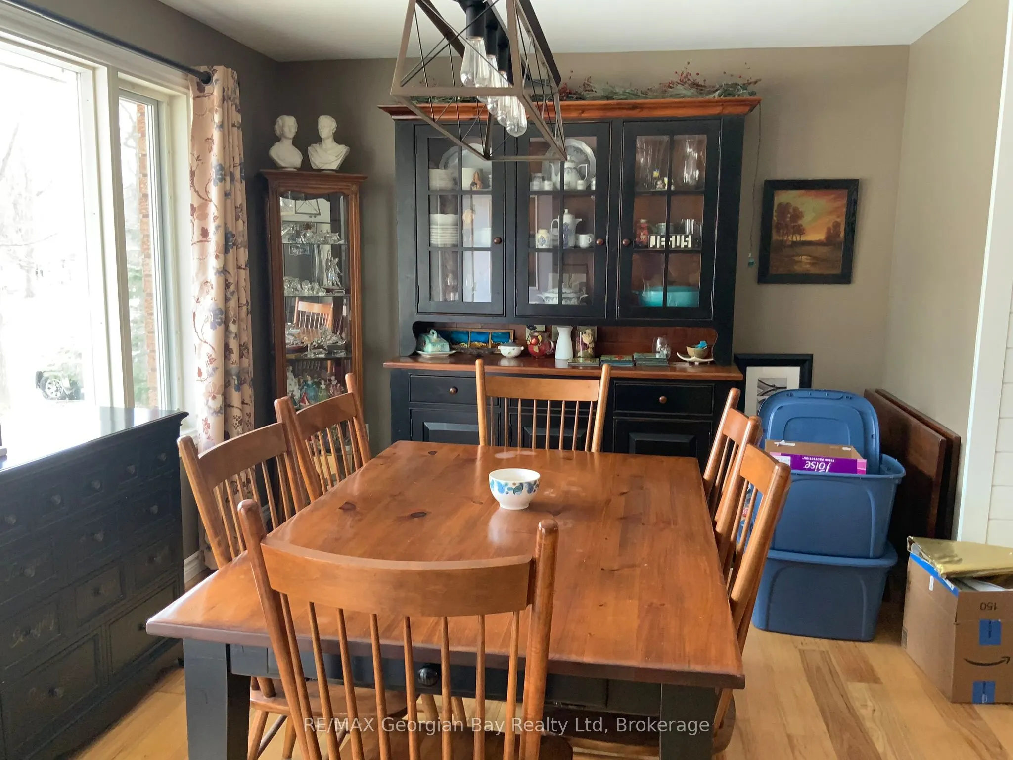 16 Mundy Avenue