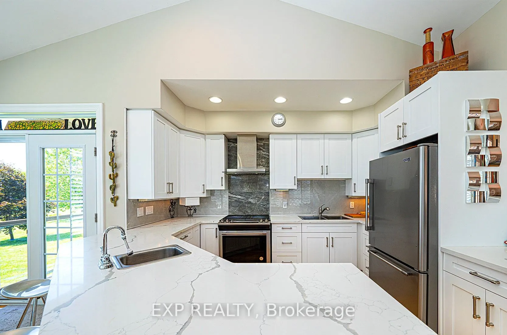 2884 Sunnydale Lane
