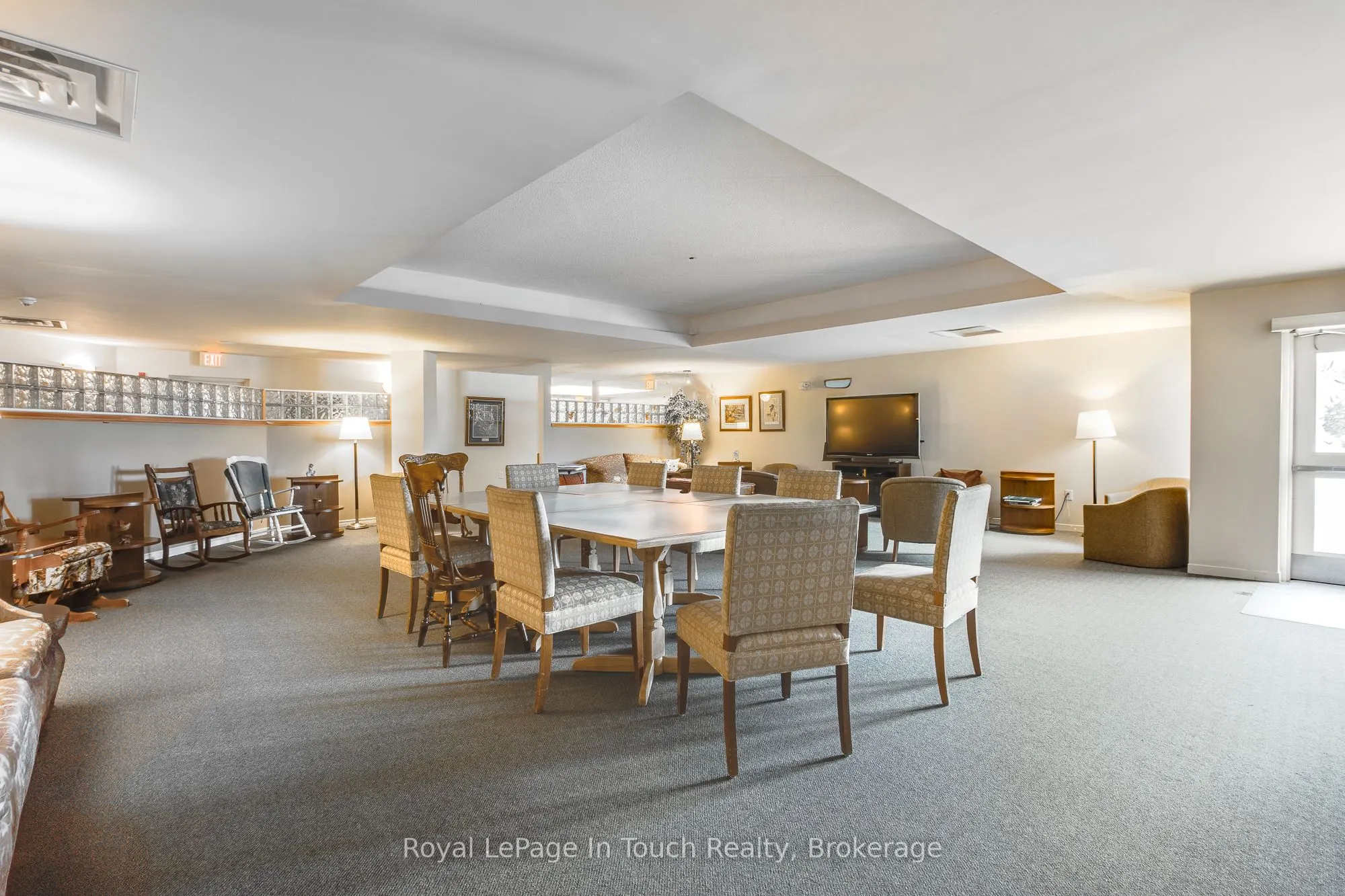 333 LAFONTAINE Road W #102