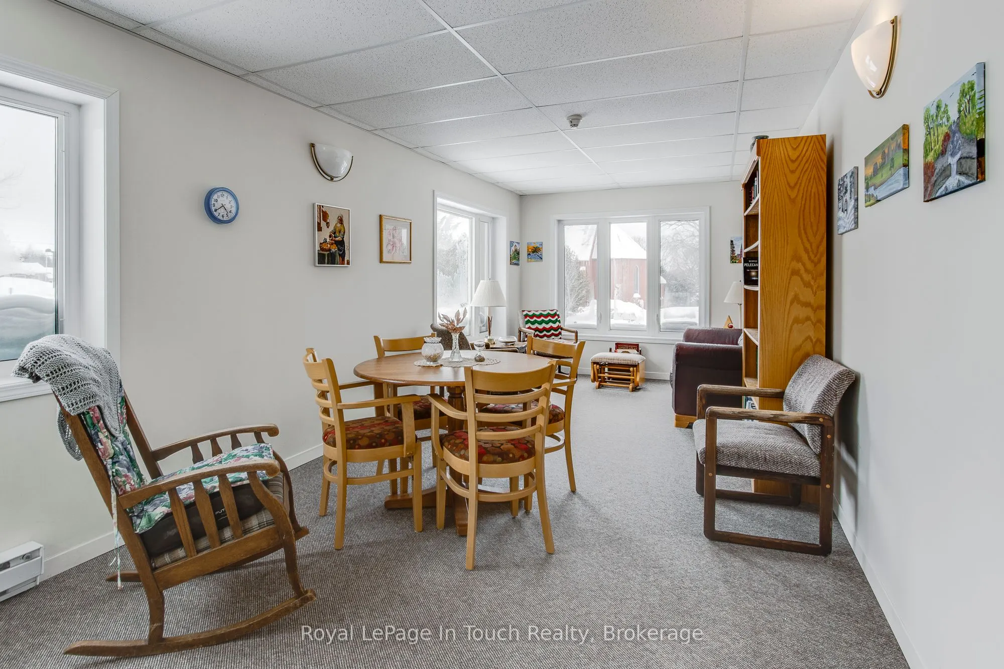 333 LAFONTAINE Road W #102