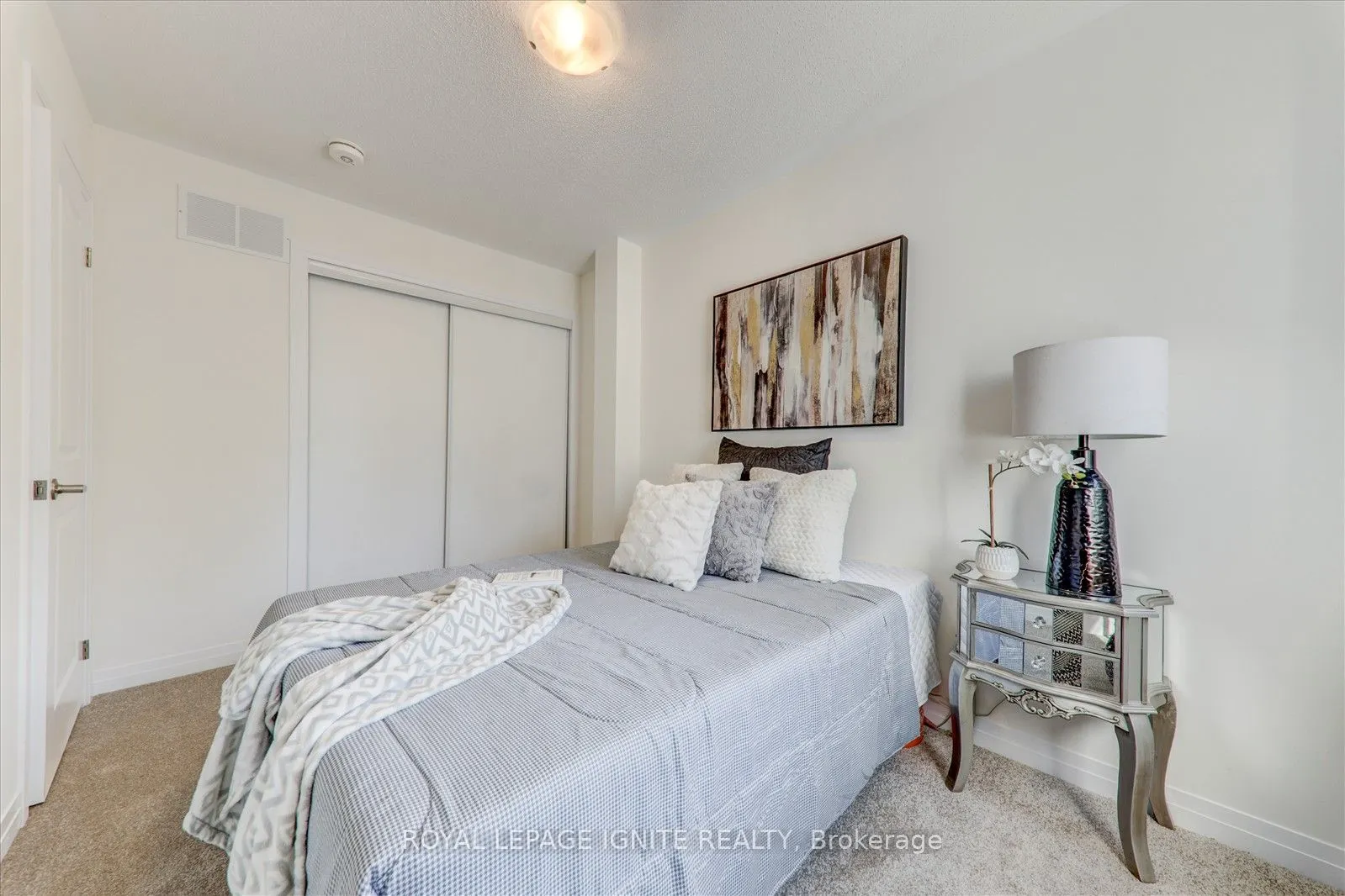 544 Hudson Crescent