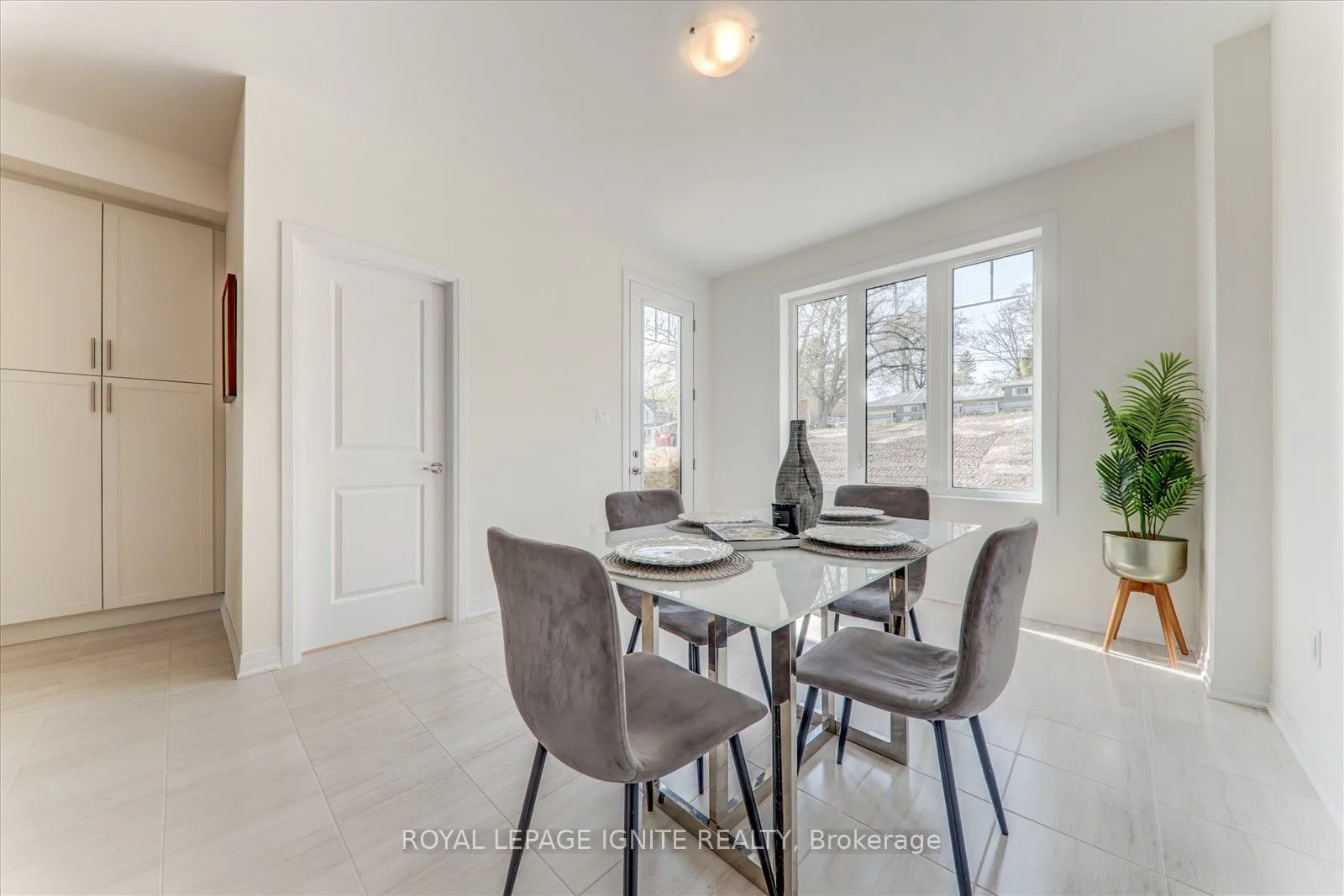 544 Hudson Crescent