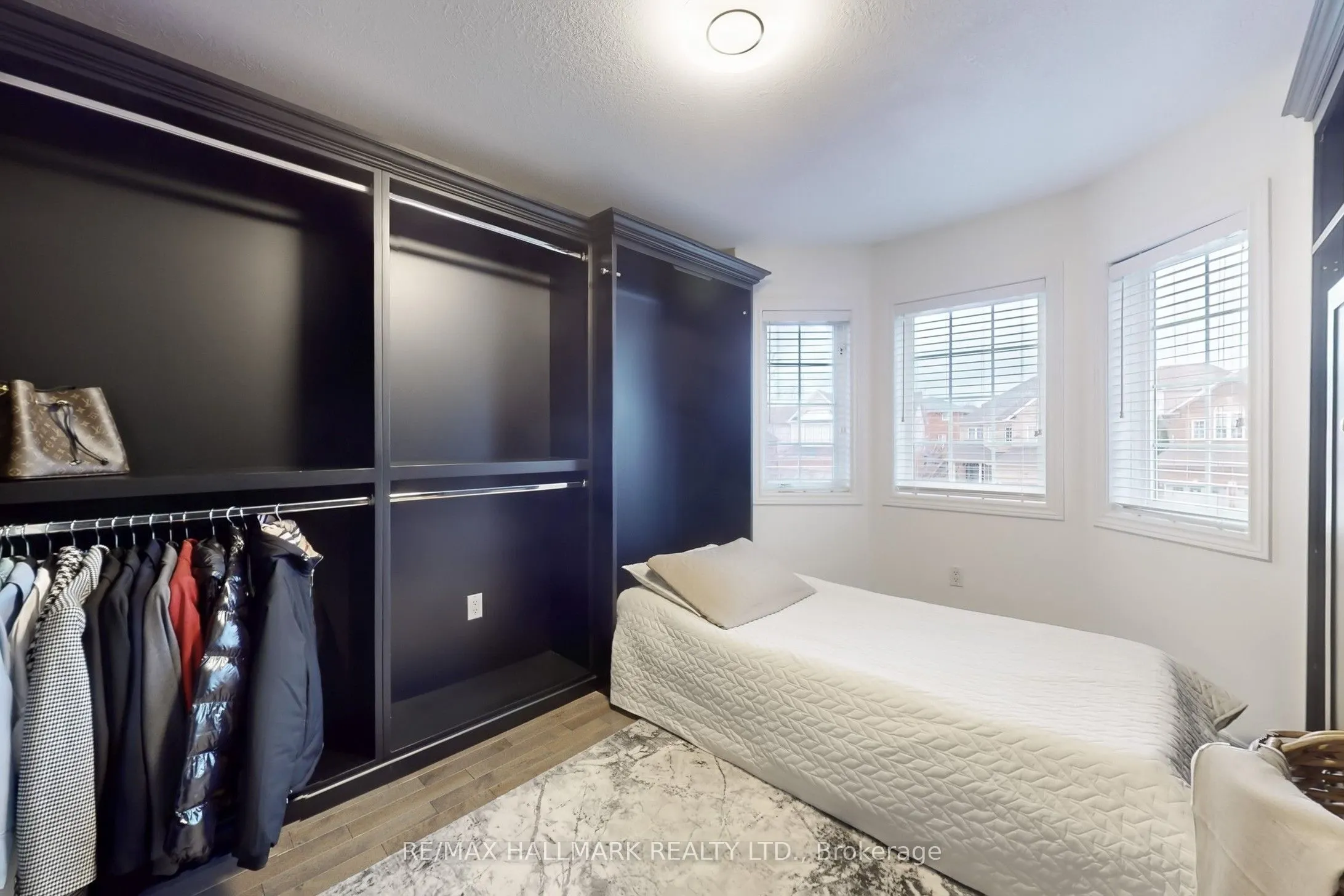 11 Kensington Trail