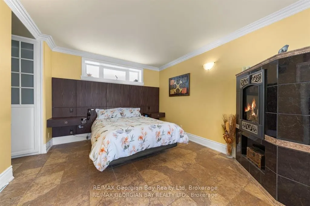 405 Champlain Road