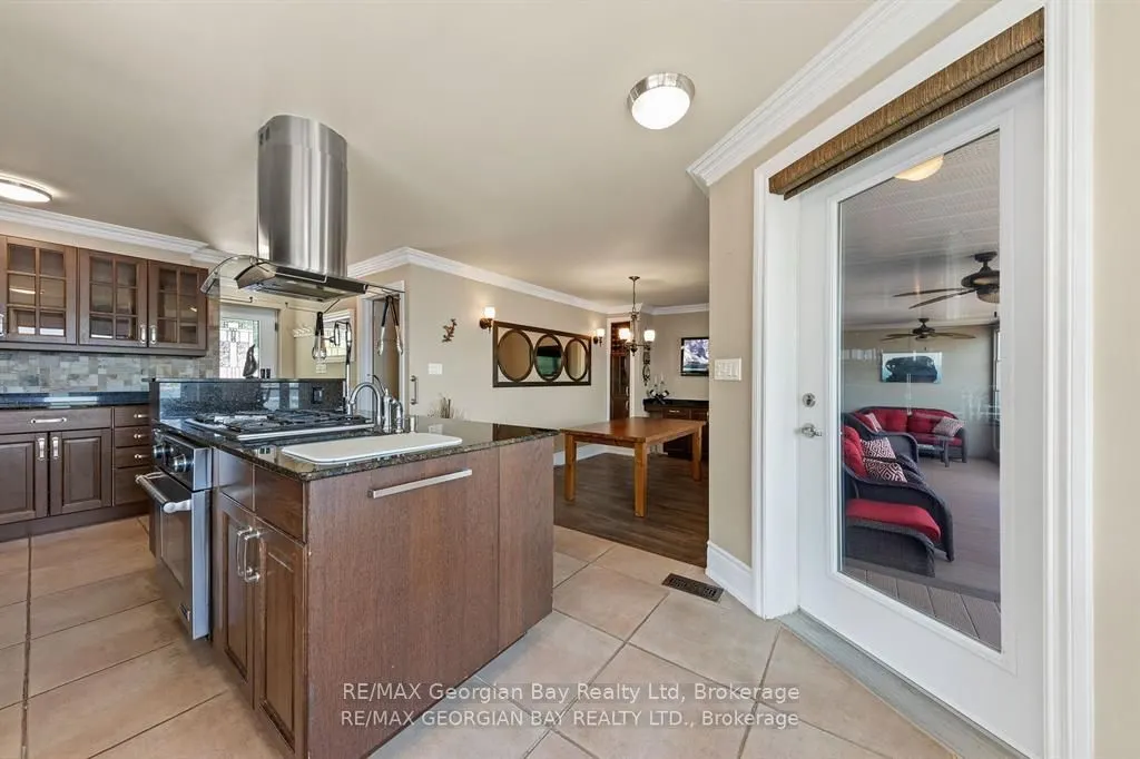 405 Champlain Road