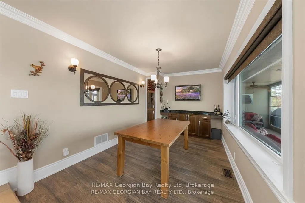 405 Champlain Road