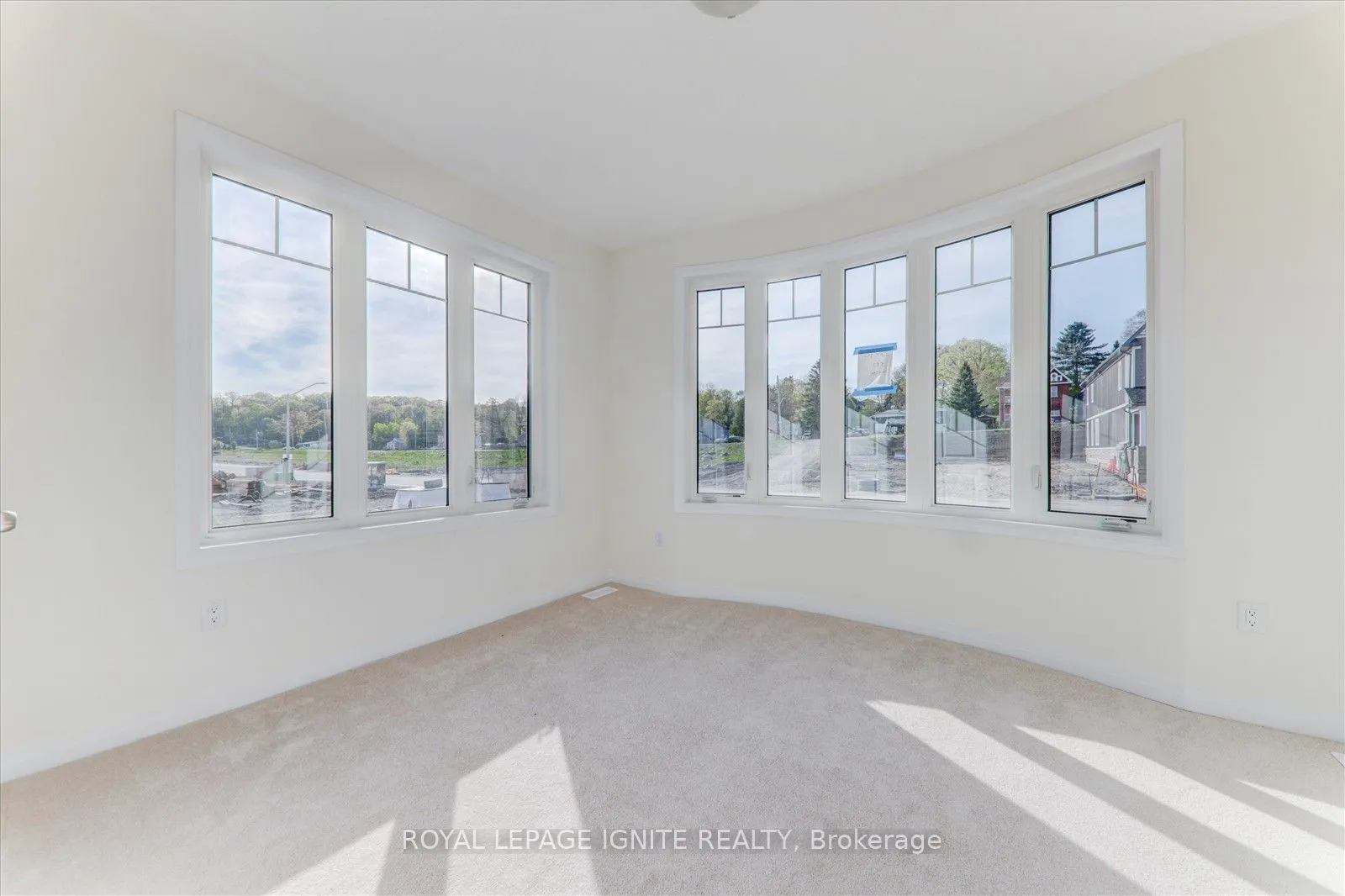 553 Hudson Crescent