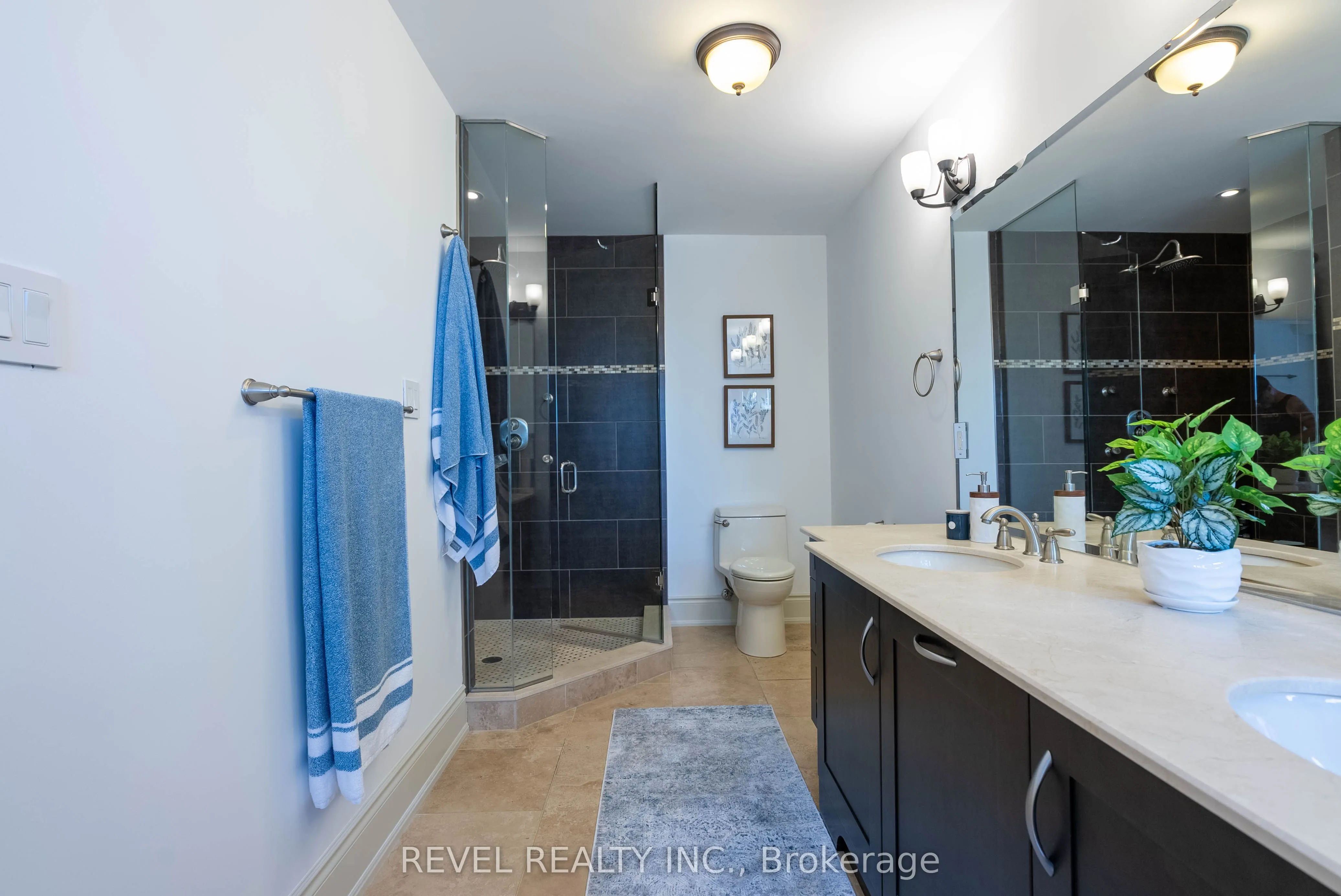 183 Lakeshore Road W
