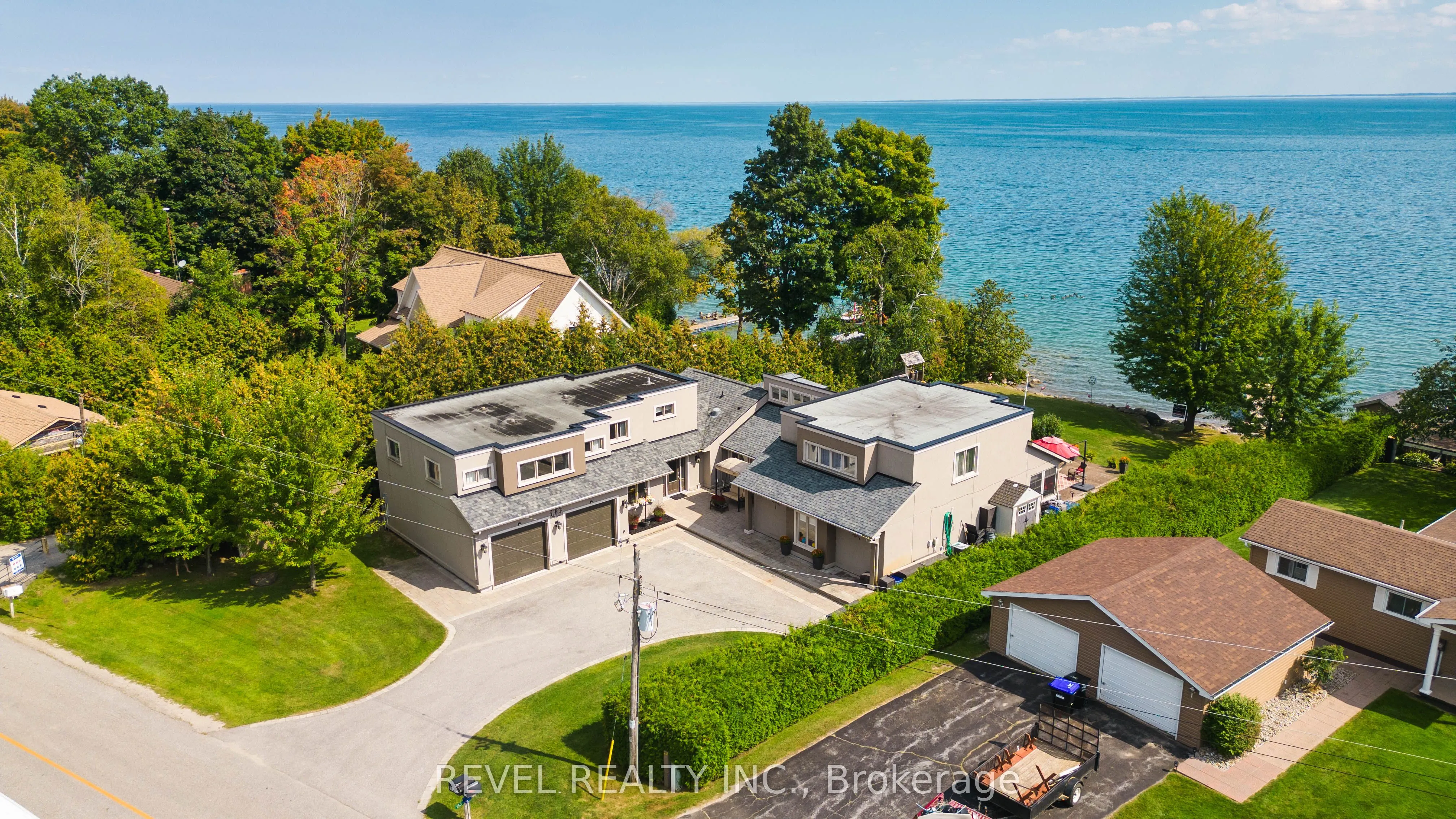 183 Lakeshore Road W