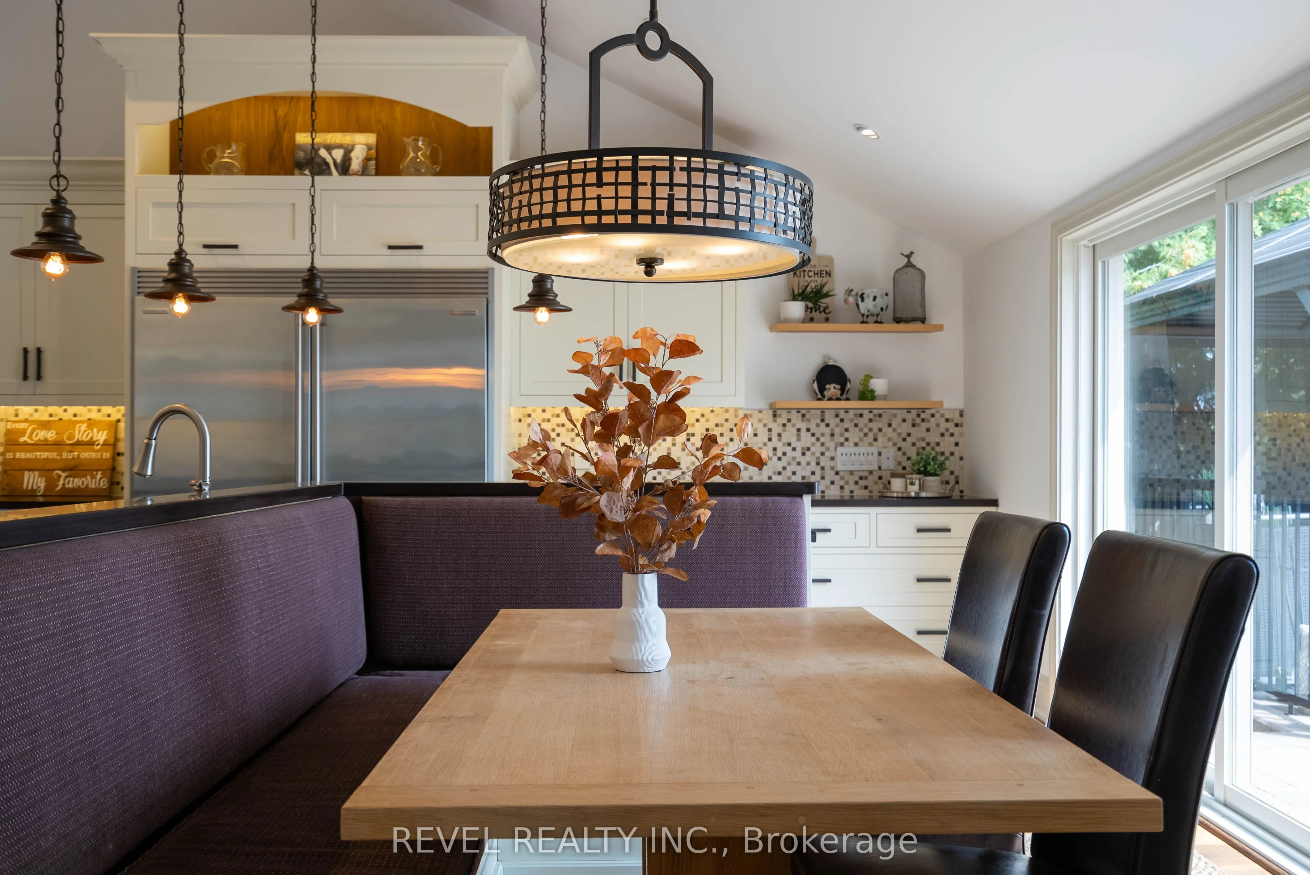 183 Lakeshore Road W