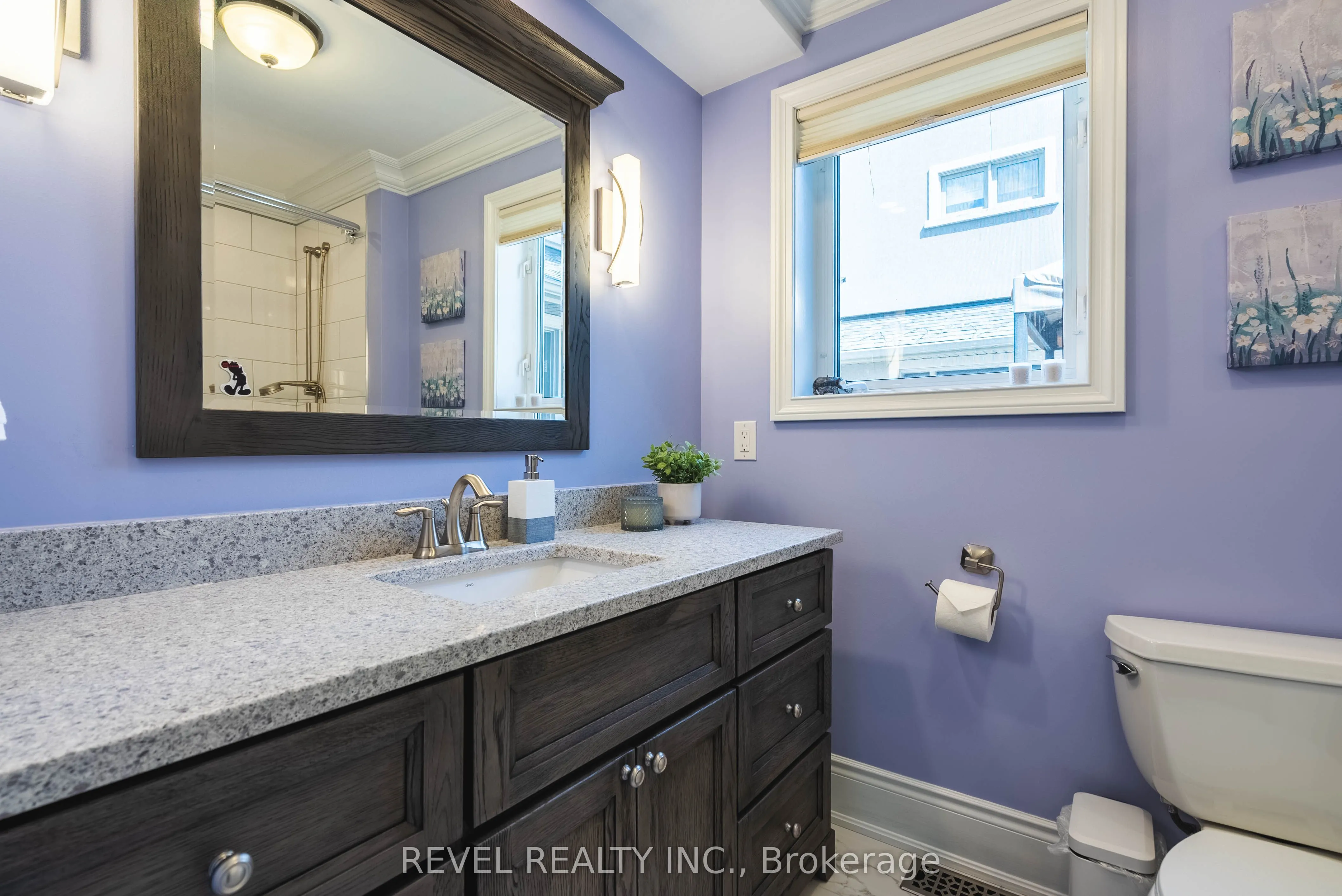 183 Lakeshore Road W