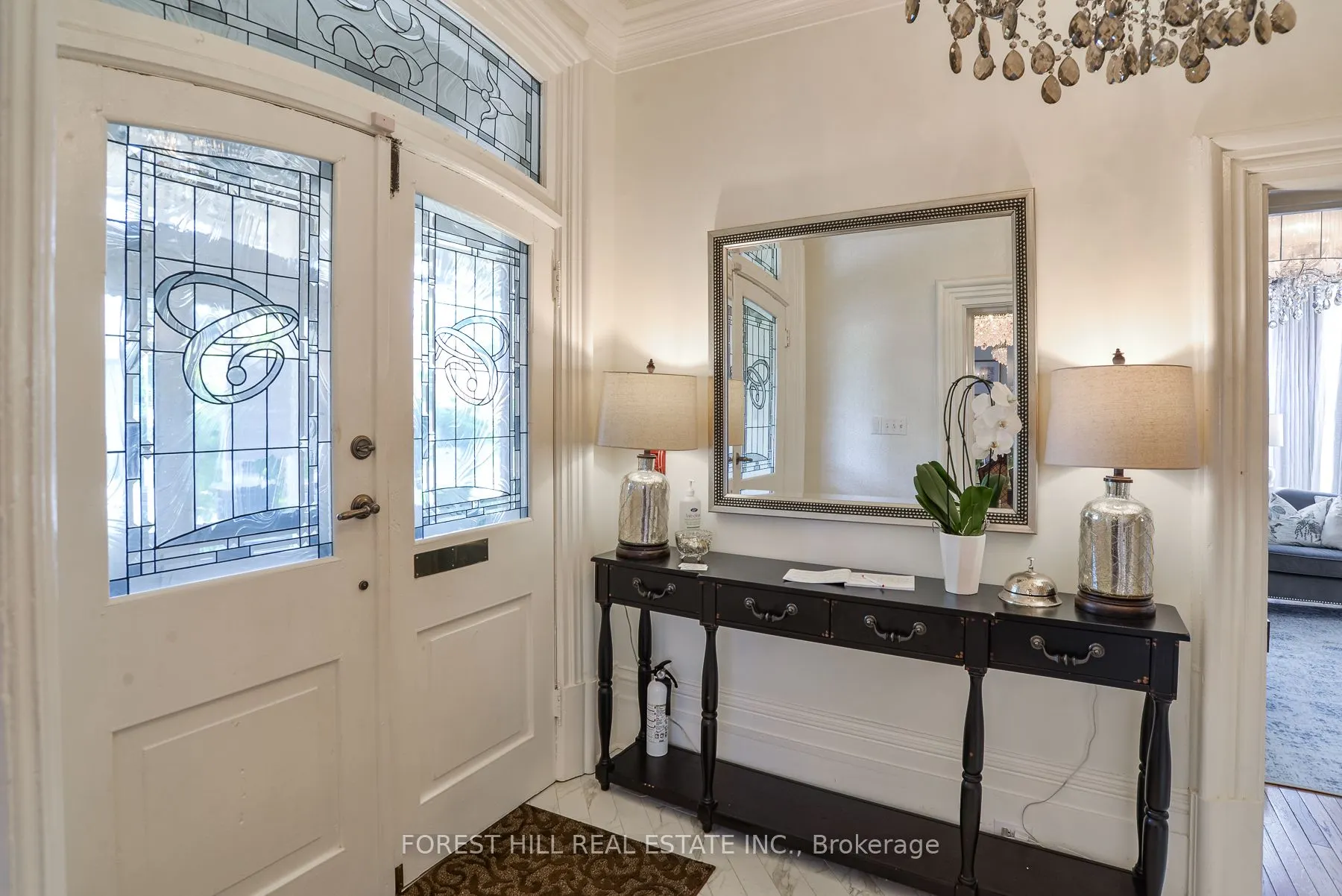 241 Mississaga Street W