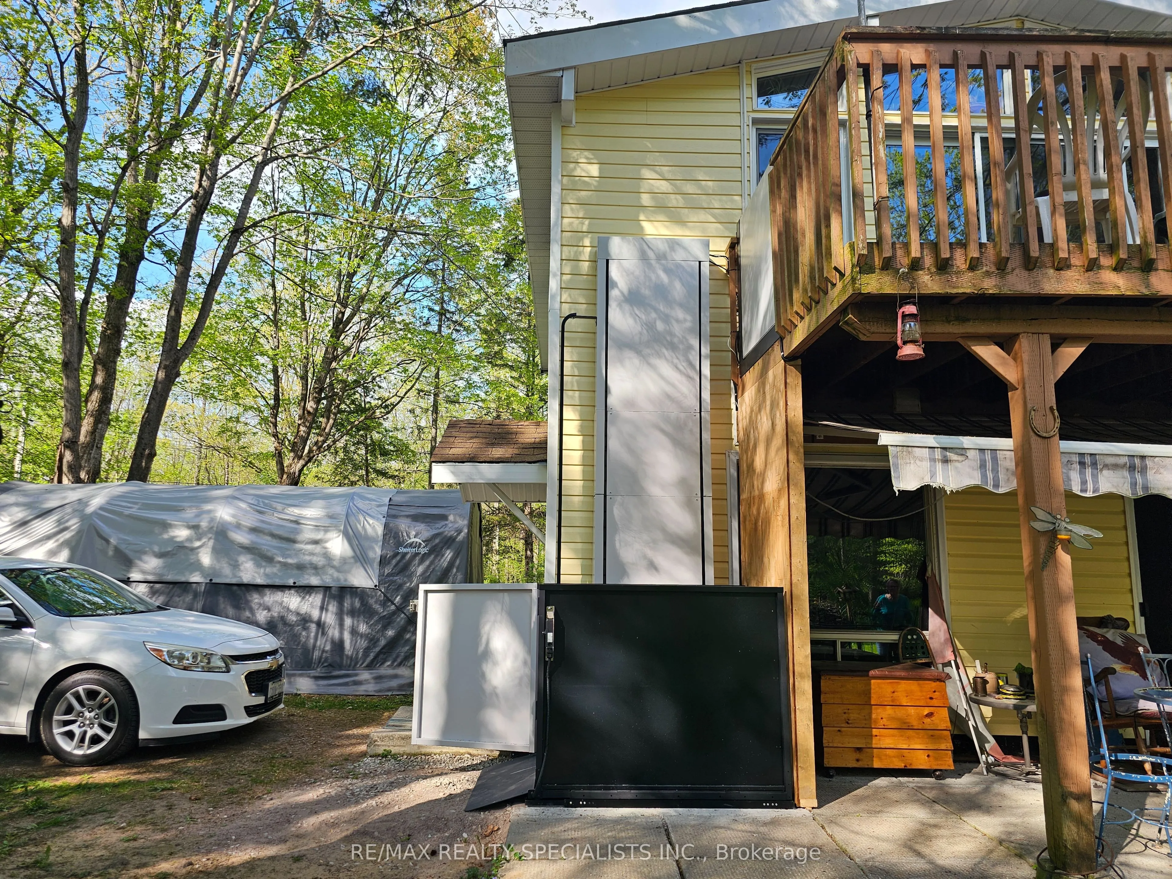 7468 Ash Crescent