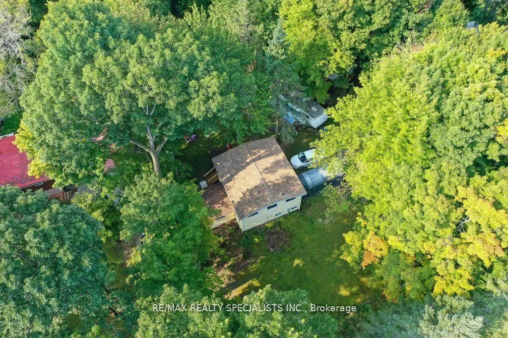 7468 Ash Crescent
