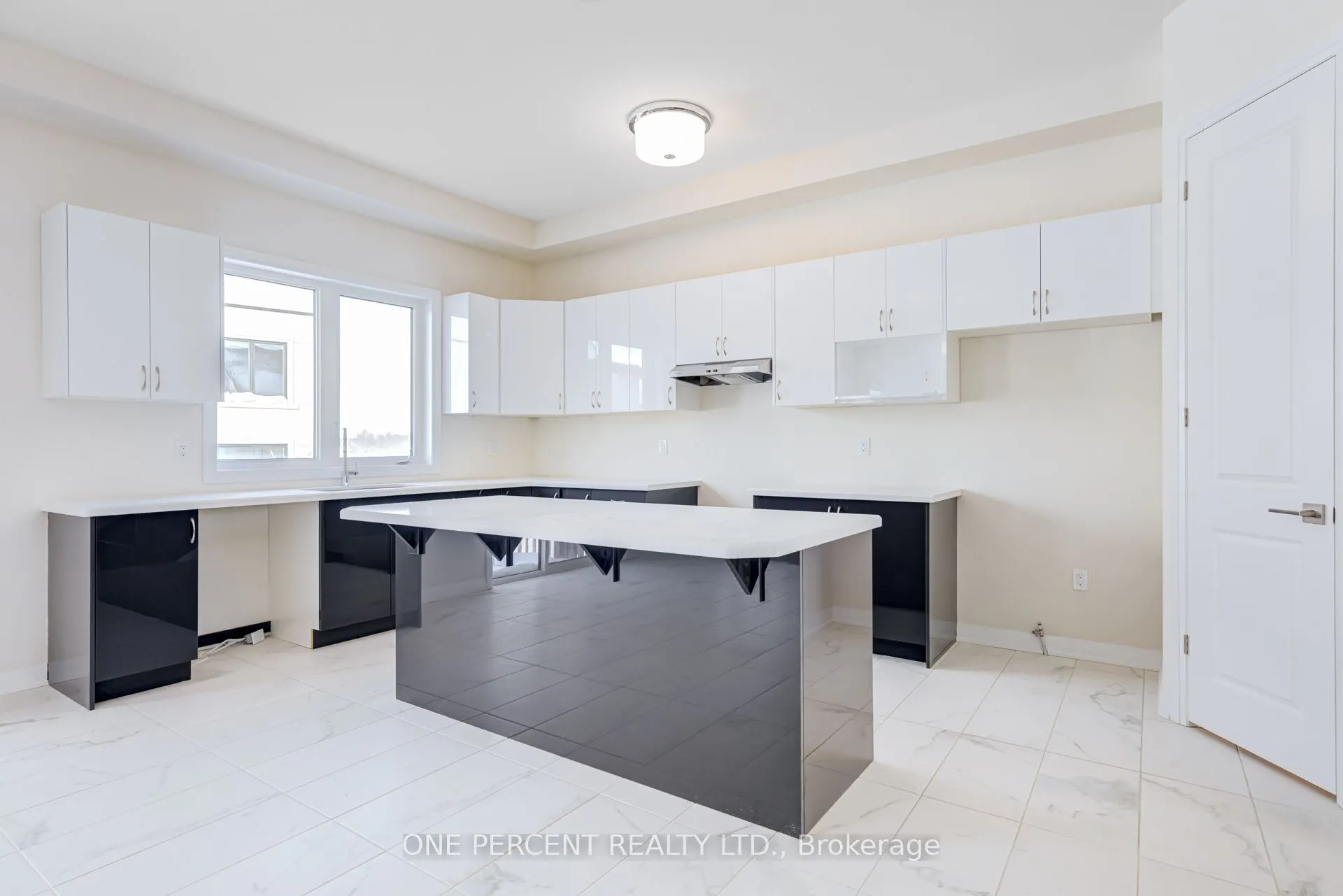 3769 Sunbank Crescent