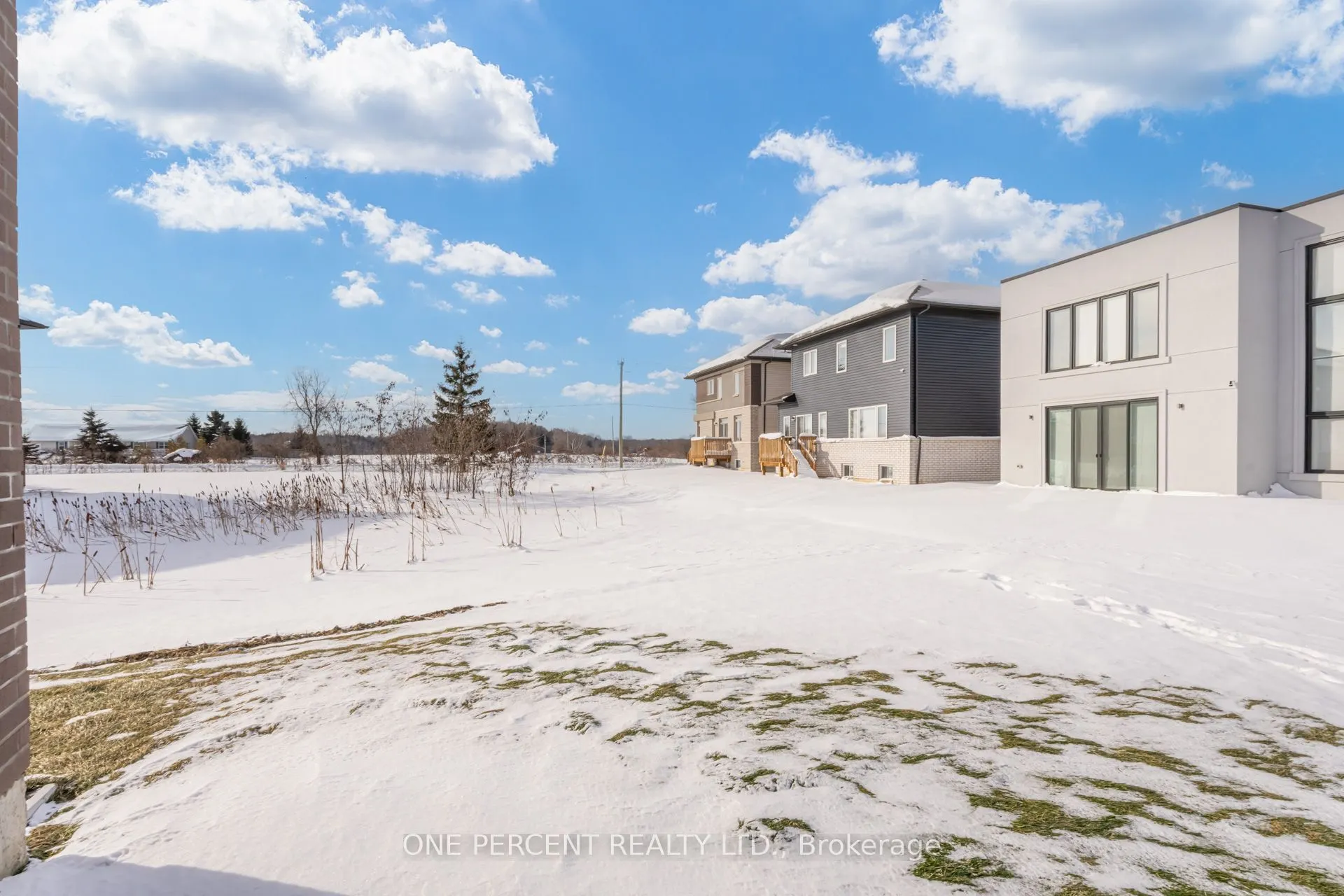 3769 Sunbank Crescent