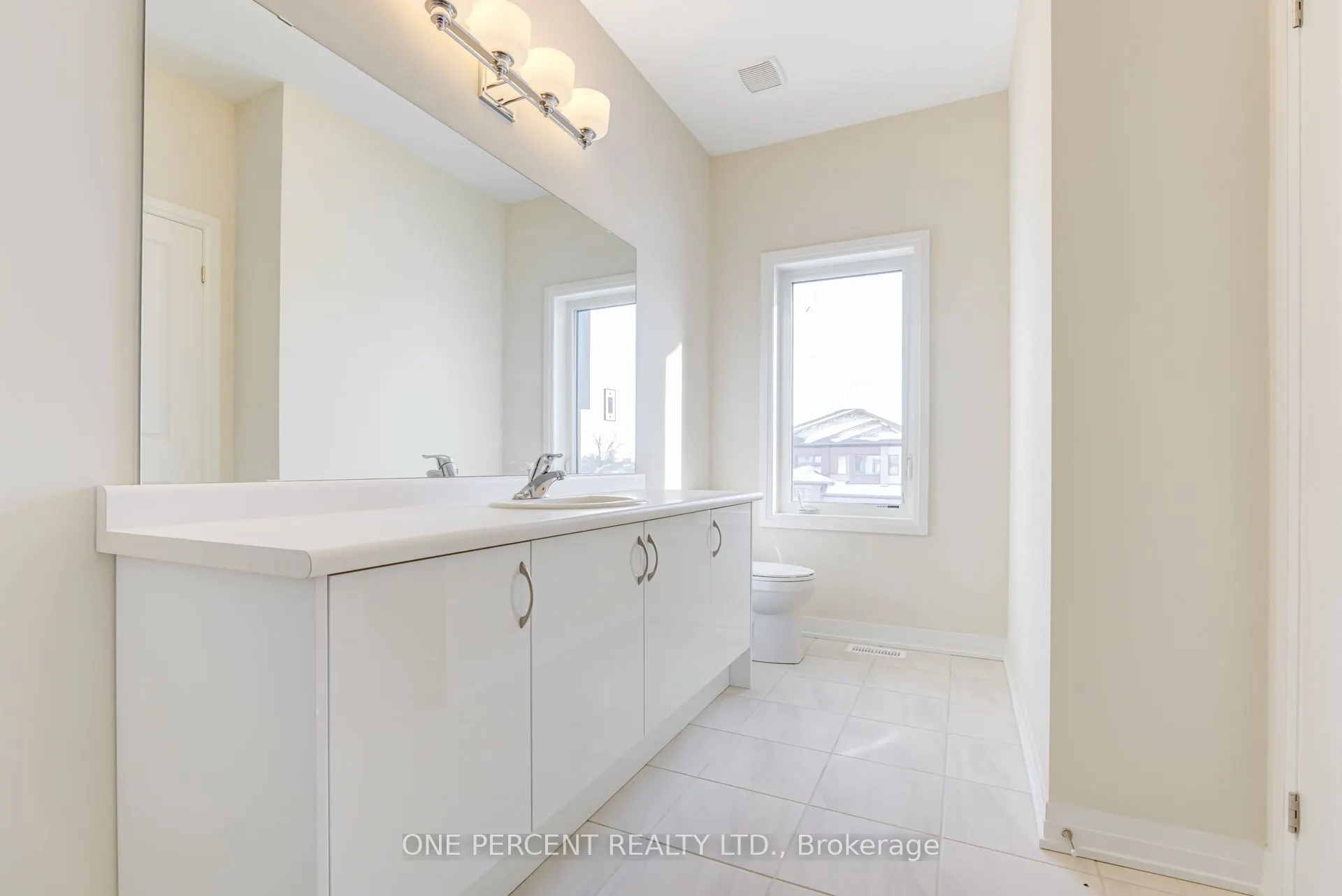 3769 Sunbank Crescent