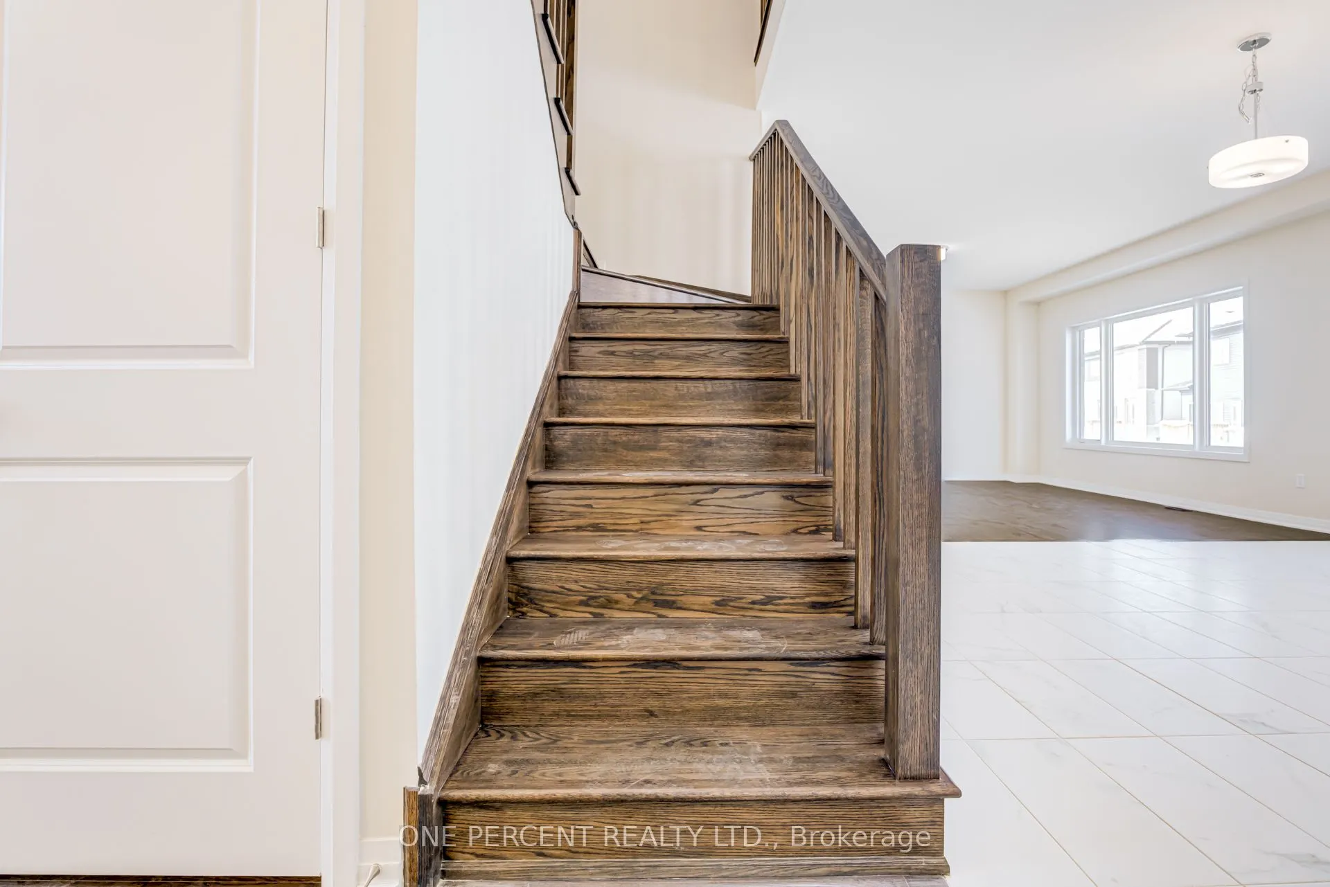 3769 Sunbank Crescent