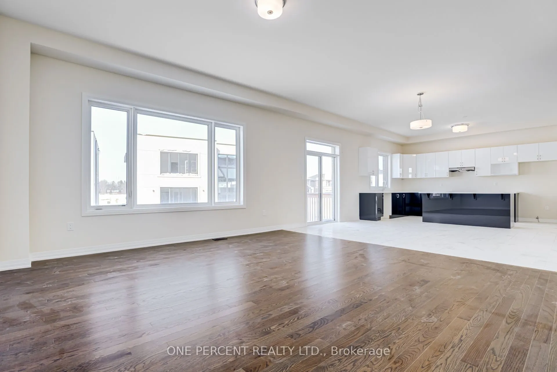 3769 Sunbank Crescent