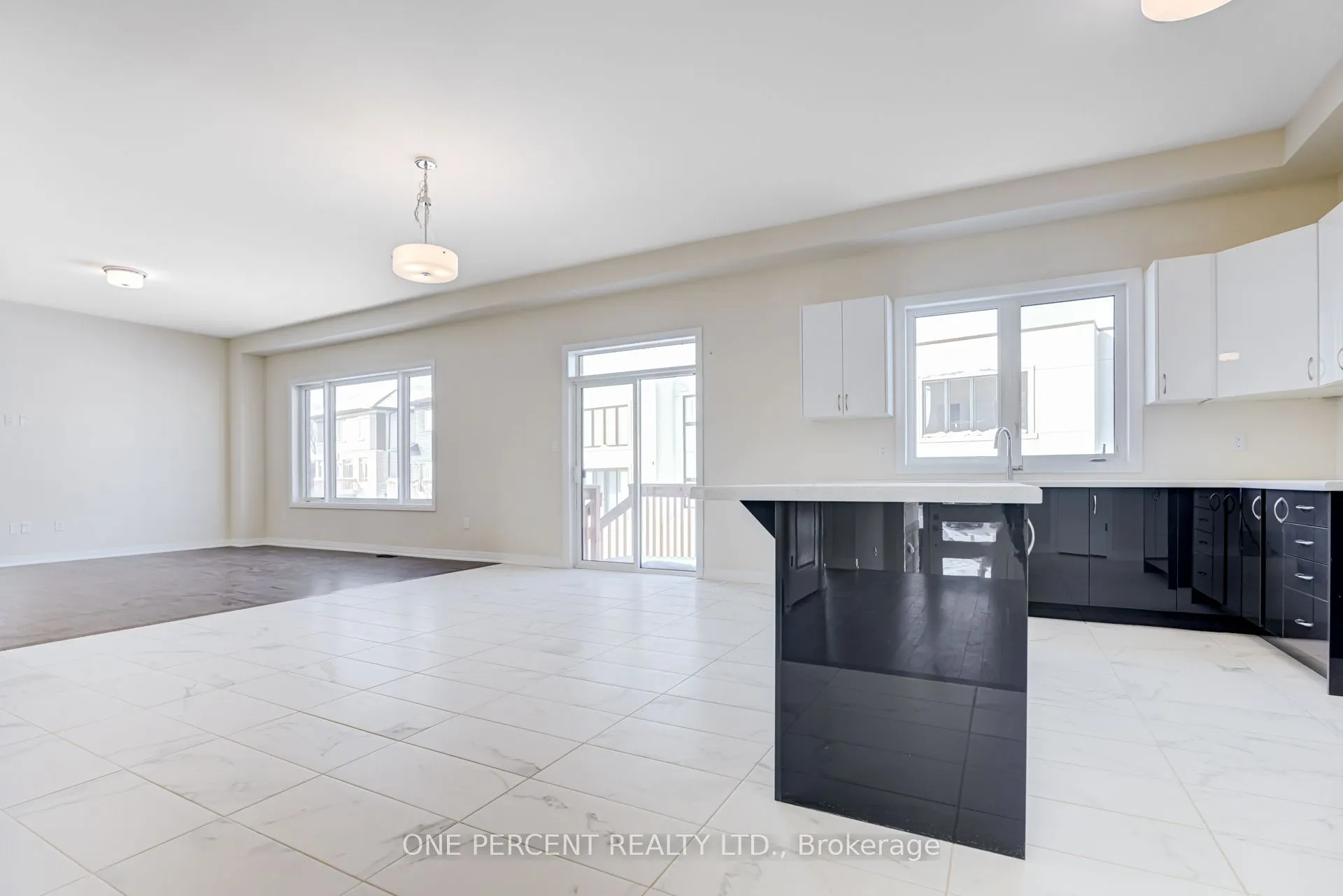 3769 Sunbank Crescent