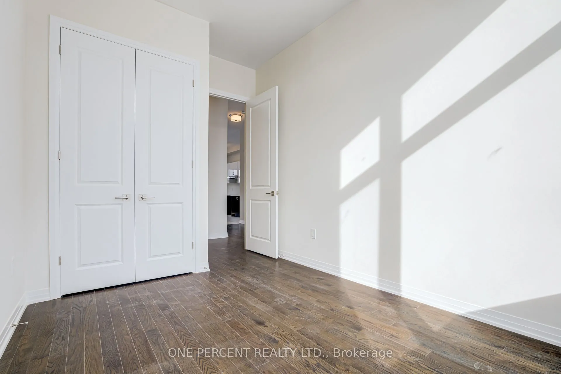 3769 Sunbank Crescent
