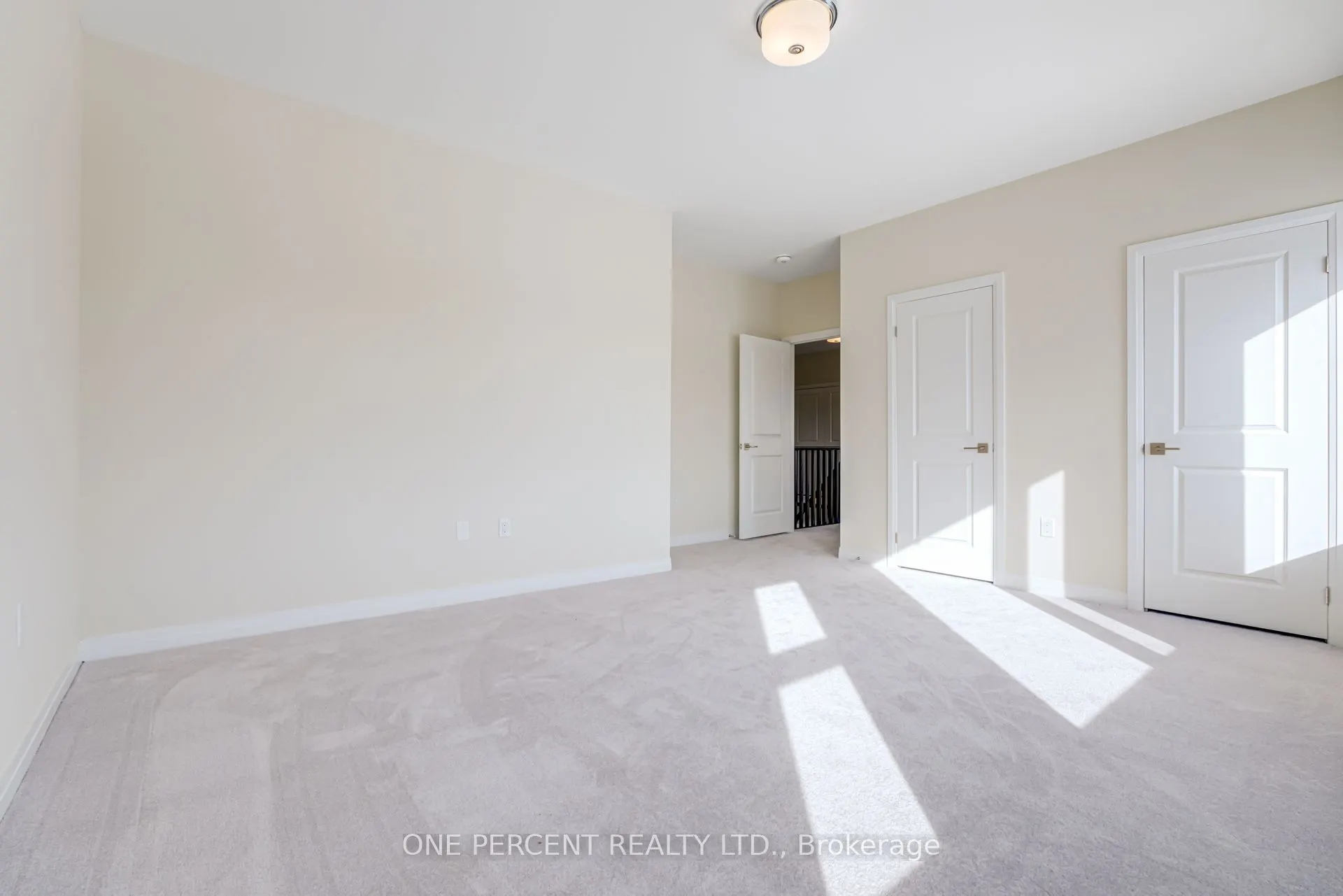 3769 Sunbank Crescent