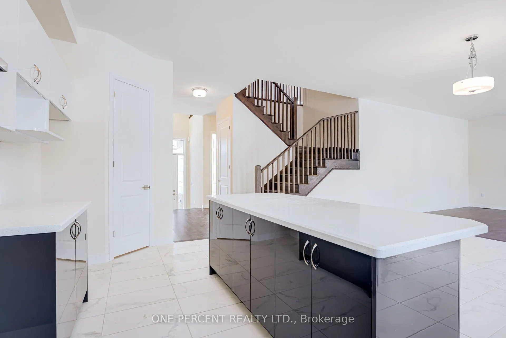 3769 Sunbank Crescent