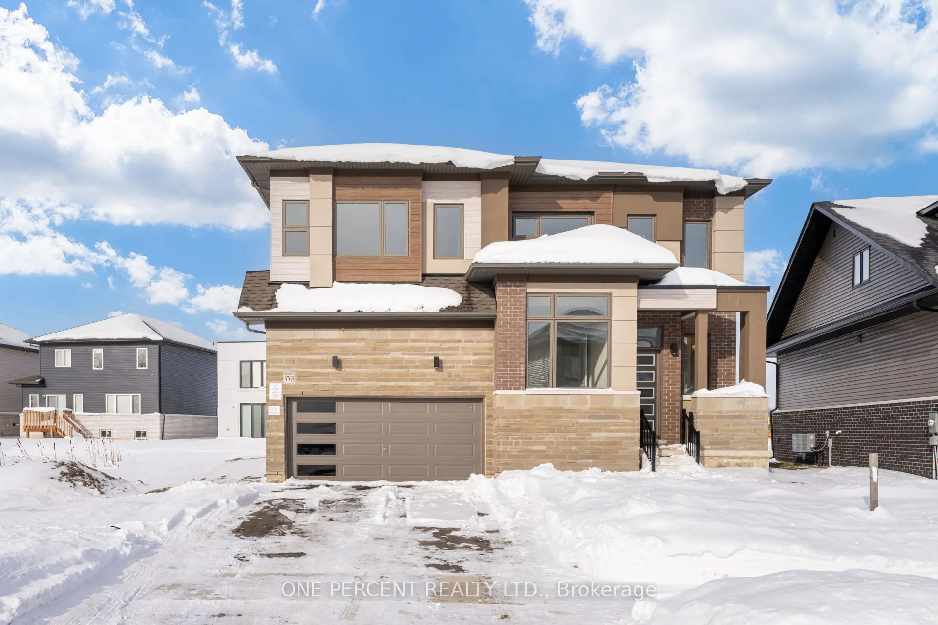3769 Sunbank Crescent