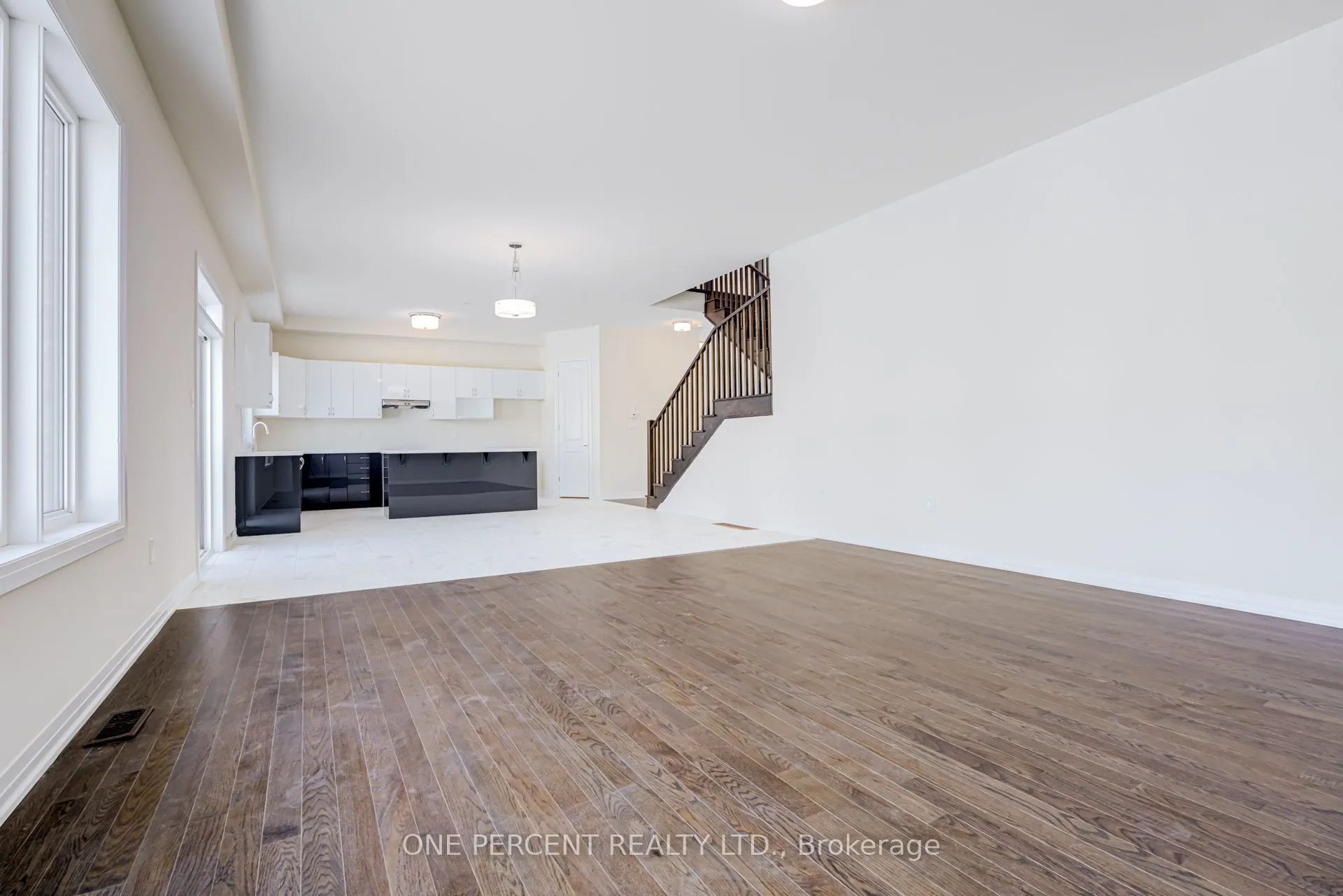 3769 Sunbank Crescent