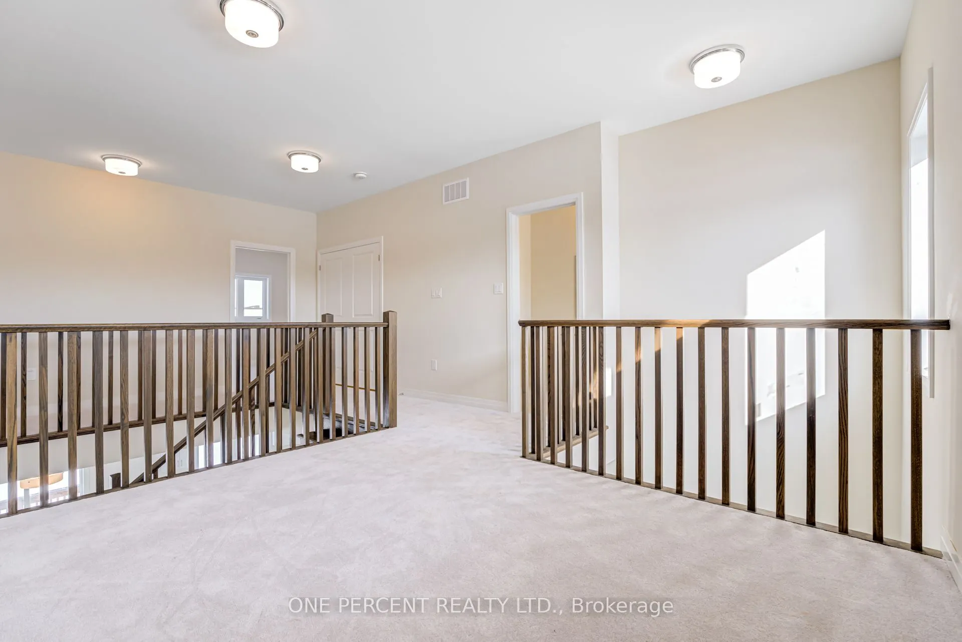 3769 Sunbank Crescent
