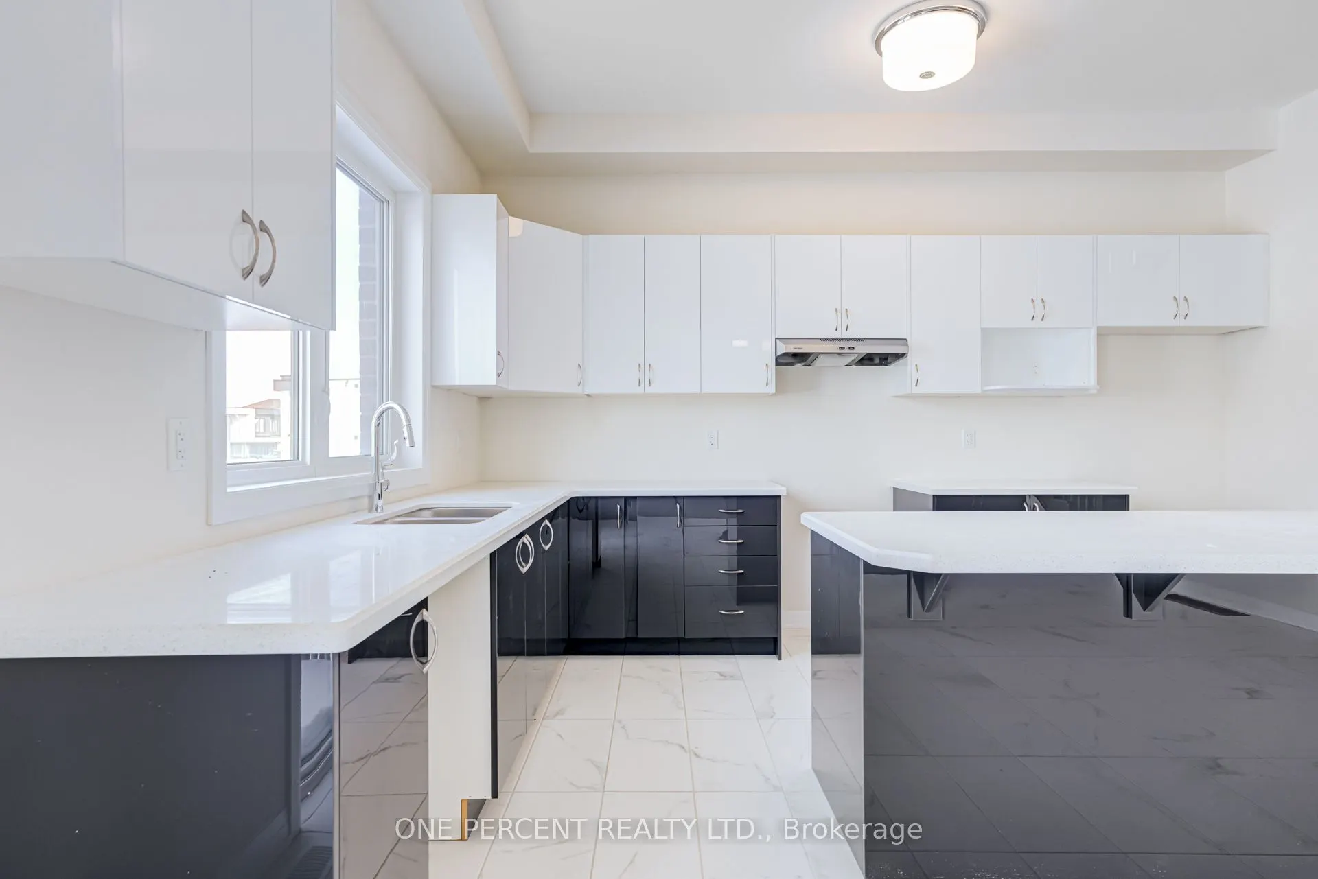 3769 Sunbank Crescent