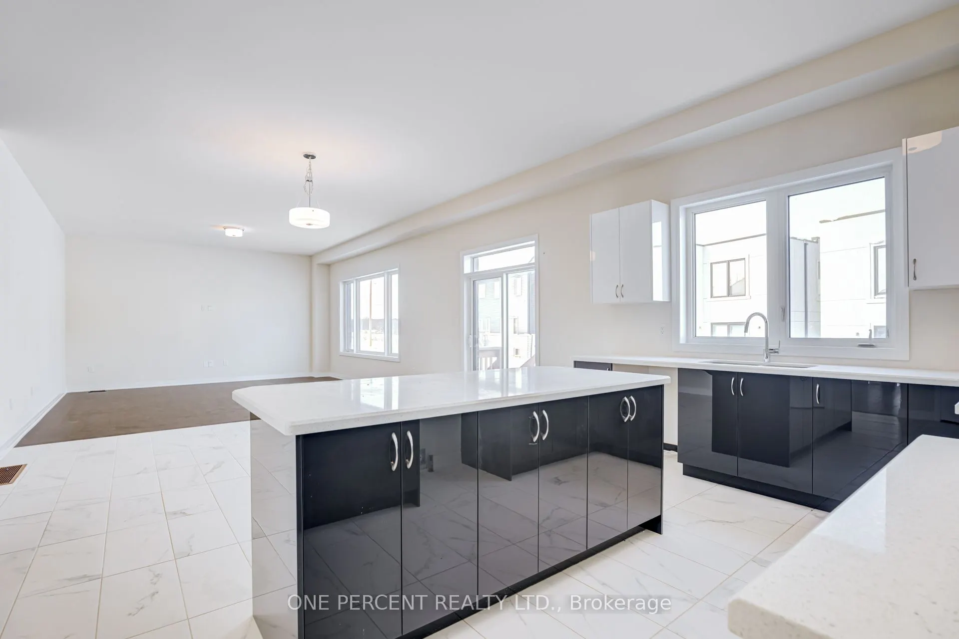 3769 Sunbank Crescent