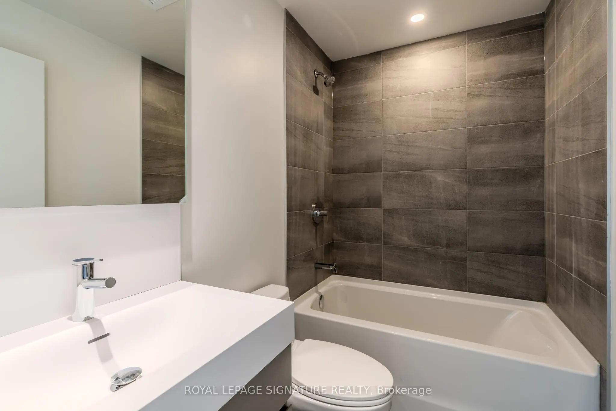 39 Mary Street, #2702