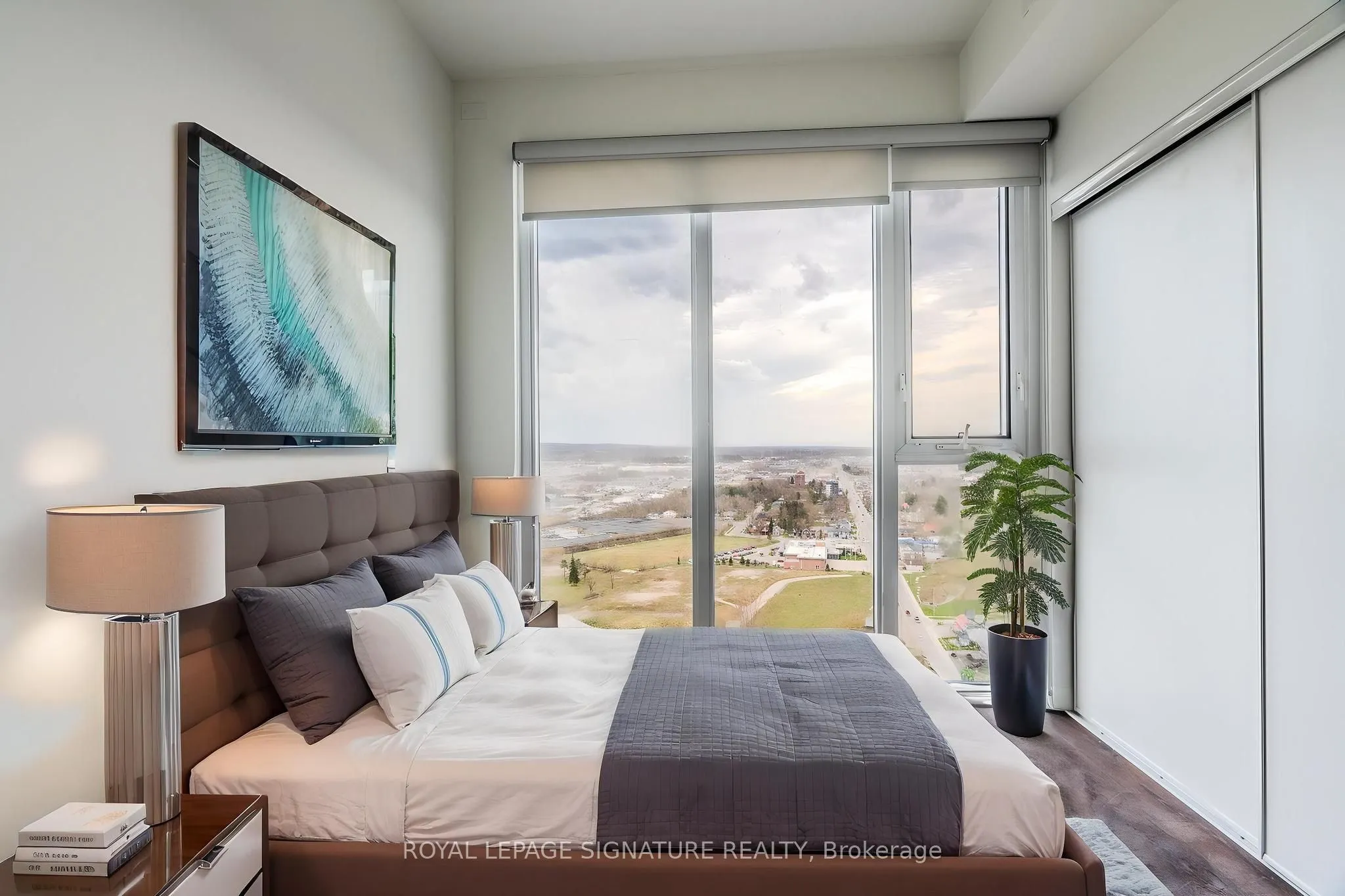 39 Mary Street, #2702