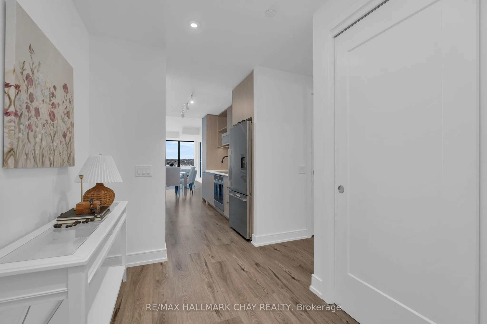 185 Dunlop Street E, #810