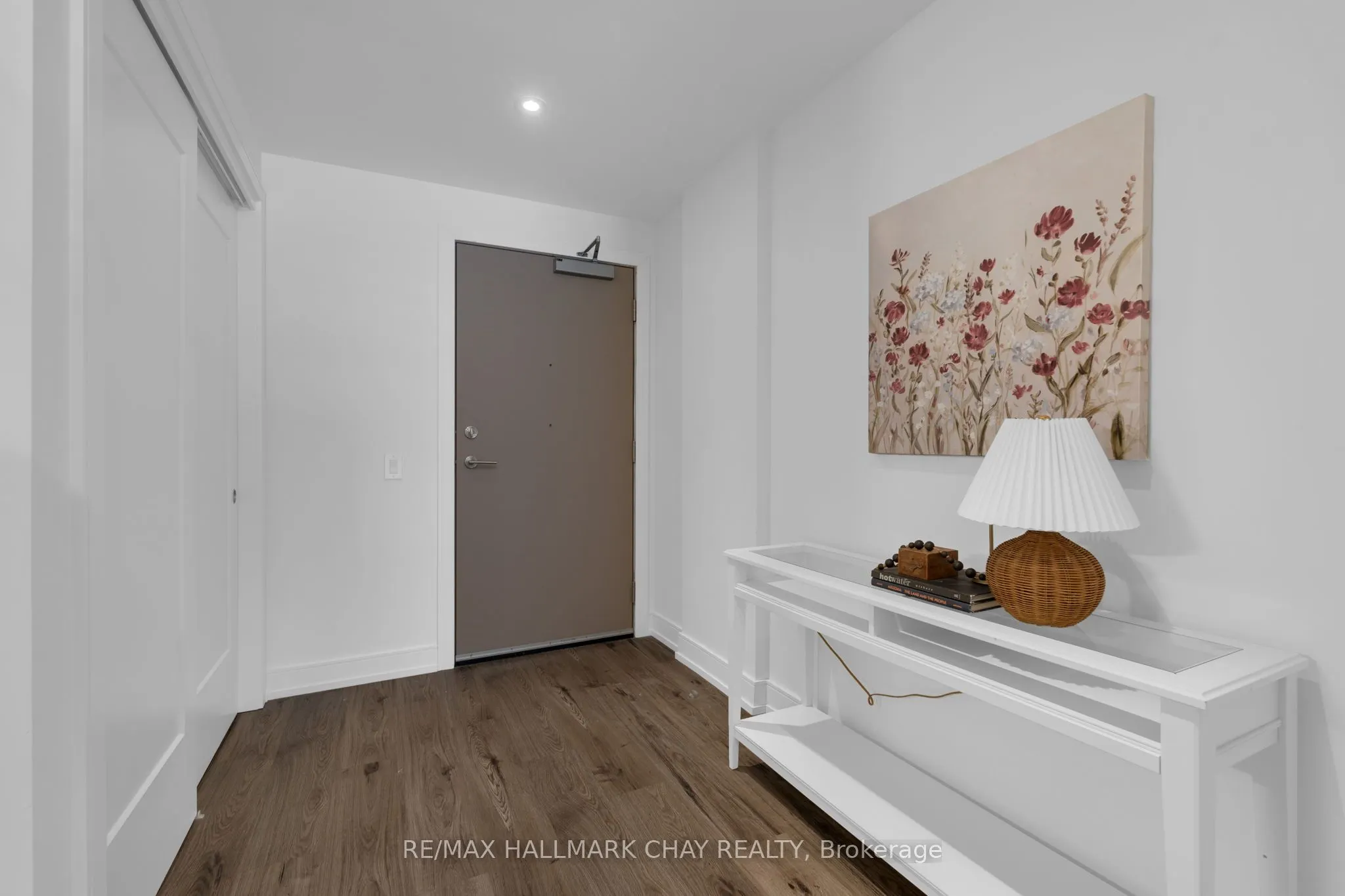 185 Dunlop Street E, #810