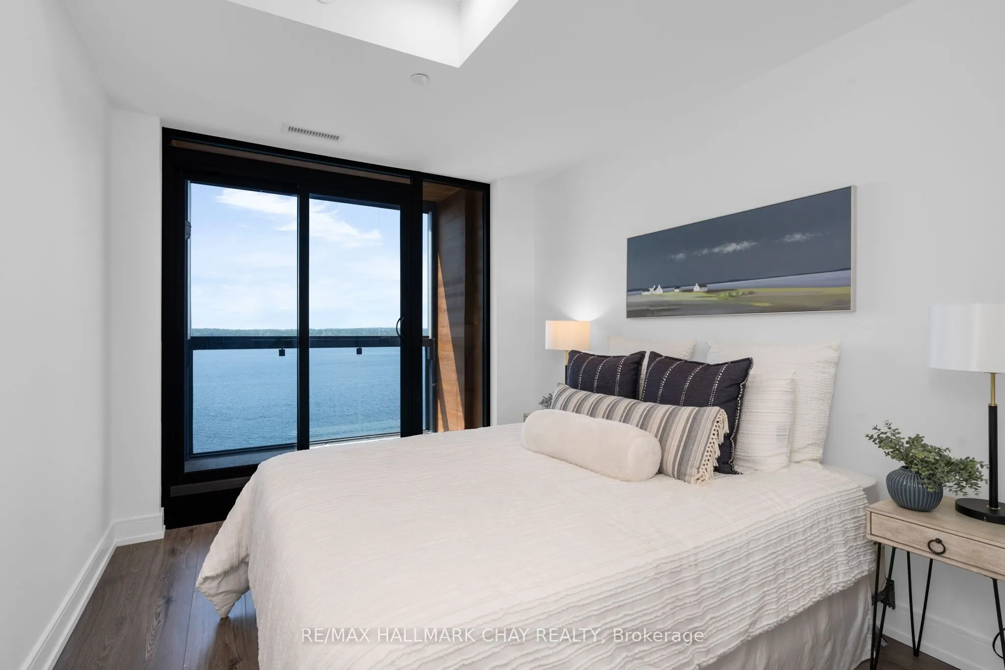 185 Dunlop Street E, #810