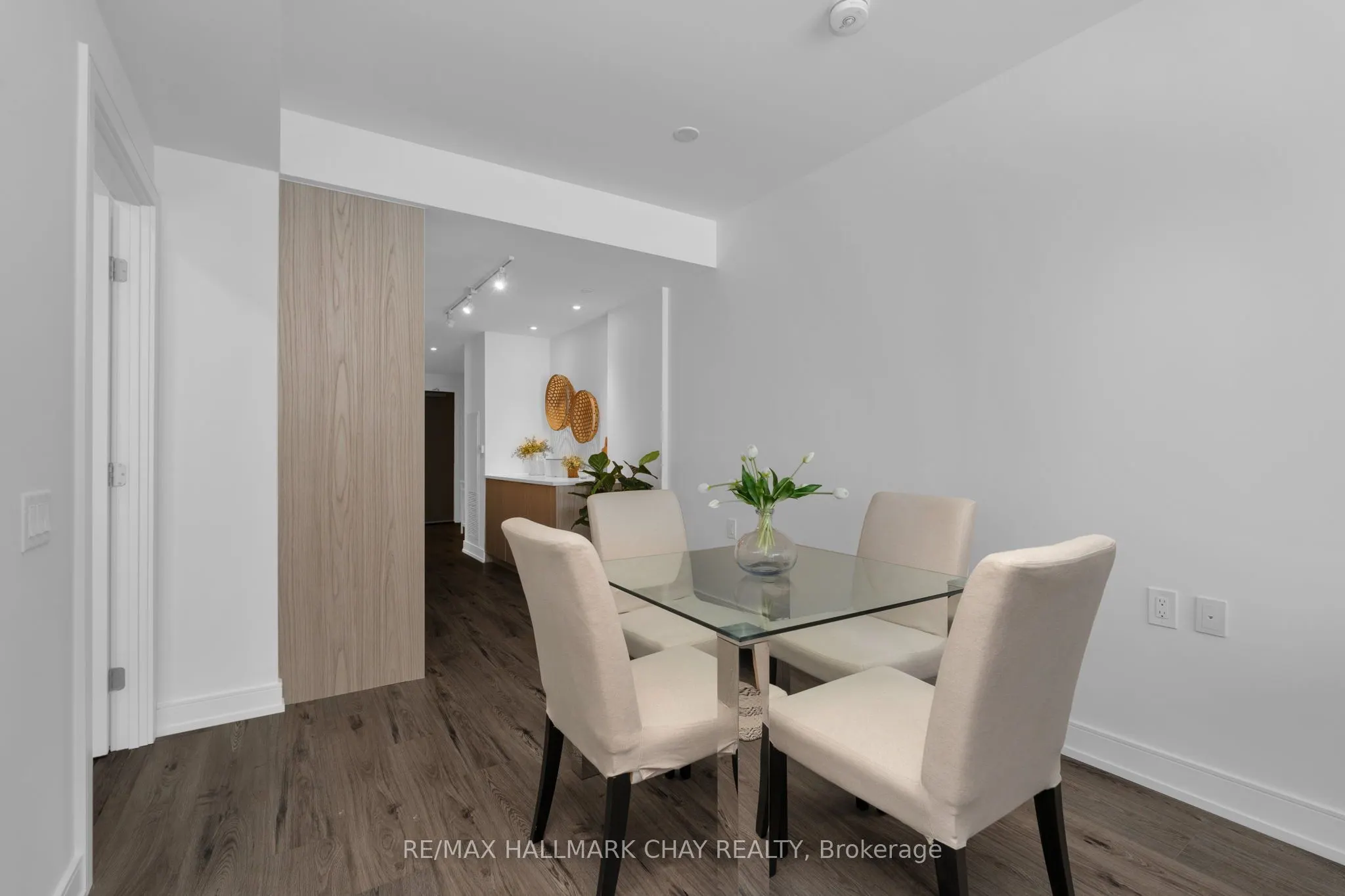 185 Dunlop Street E, #810