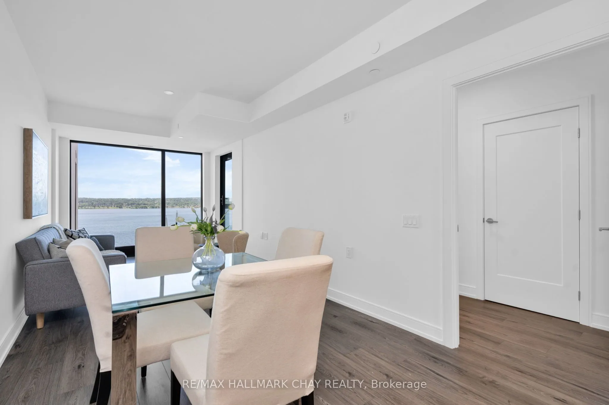 185 Dunlop Street E, #810