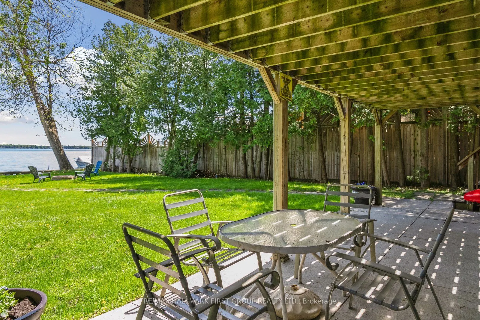 2807 Lakeside Drive